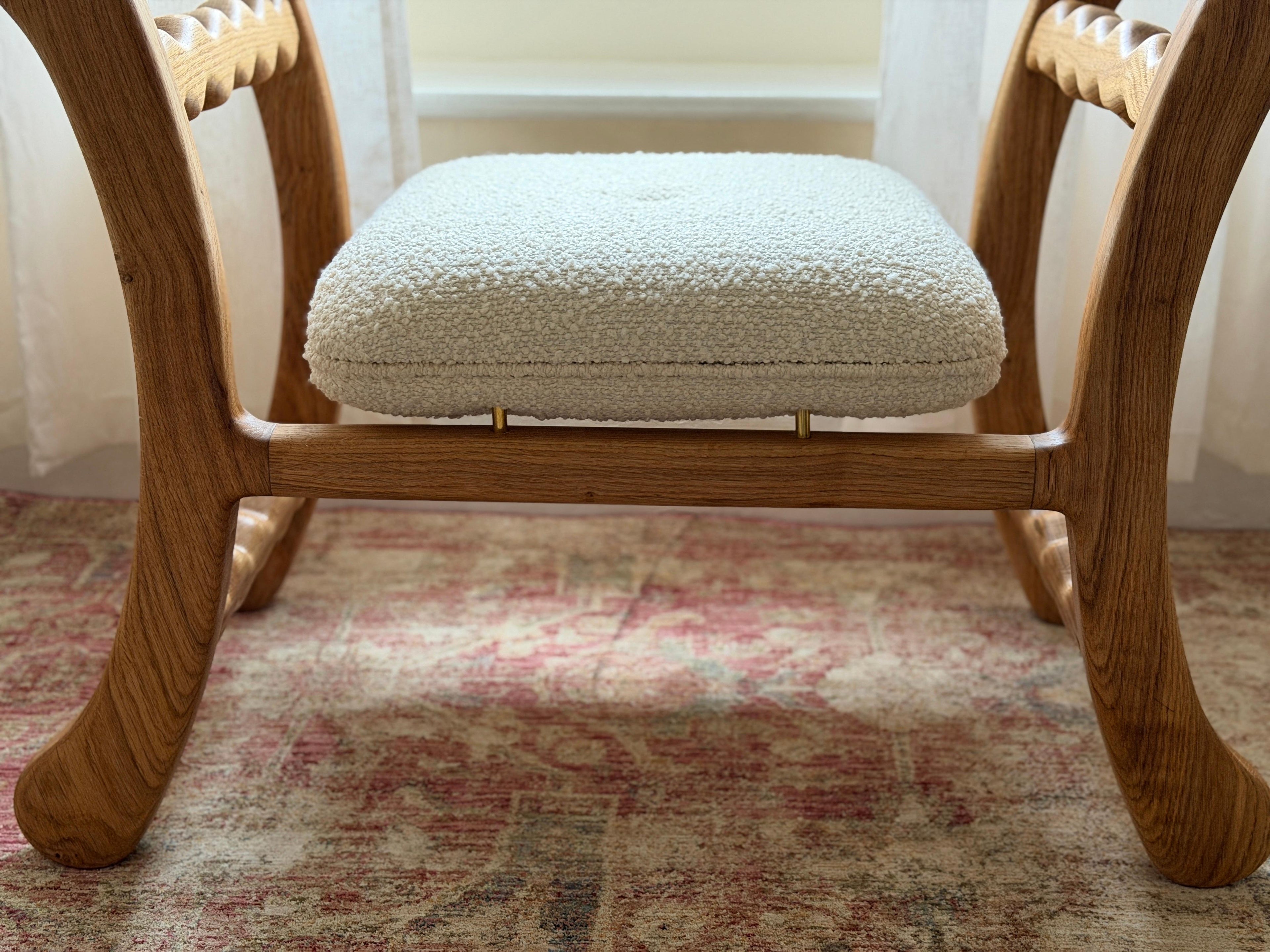 https://a.1stdibscdn.com/occasional-seat-oak-for-sale-picture-2/f_85912/1770411293534/mobilejpegupload_68F8673A509442789F63F565457024D4_master.jpg
