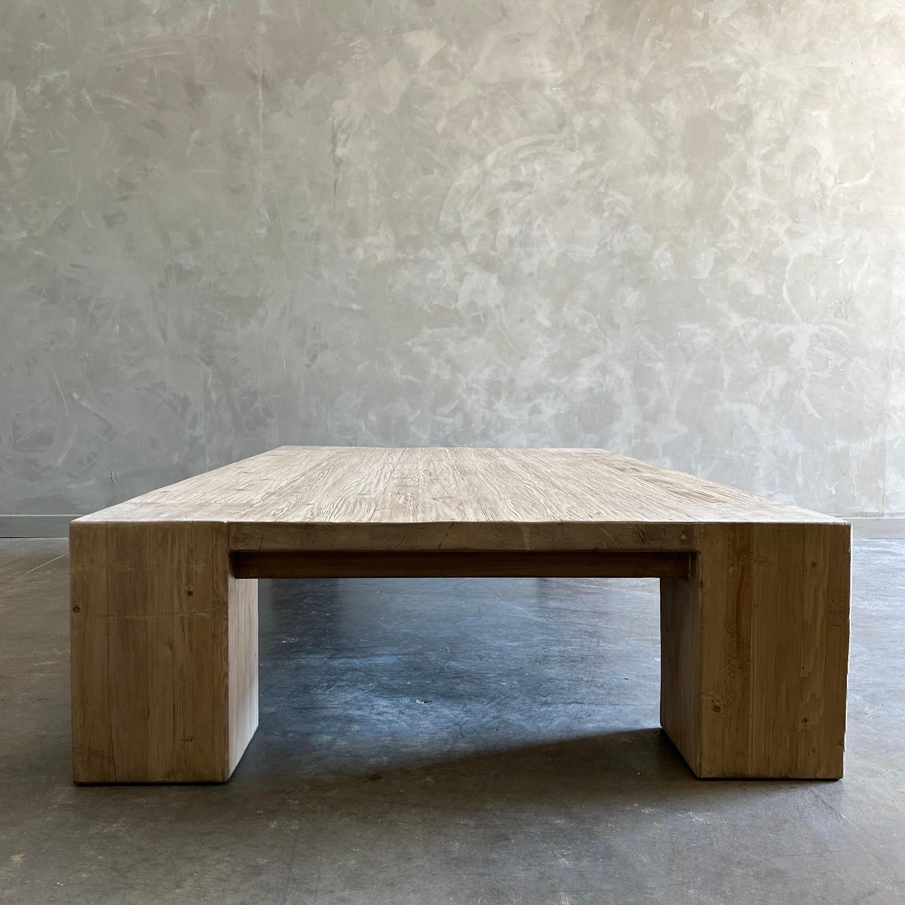 https://a.1stdibscdn.com/custom-x-large-elm-wood-beam-coffee-table-in-natural-for-sale-picture-3/f_18223/f_451464121747955033569/mobilejpegupload_6AC06309EF4347E4ACDCA5315718CD73_master.jpg