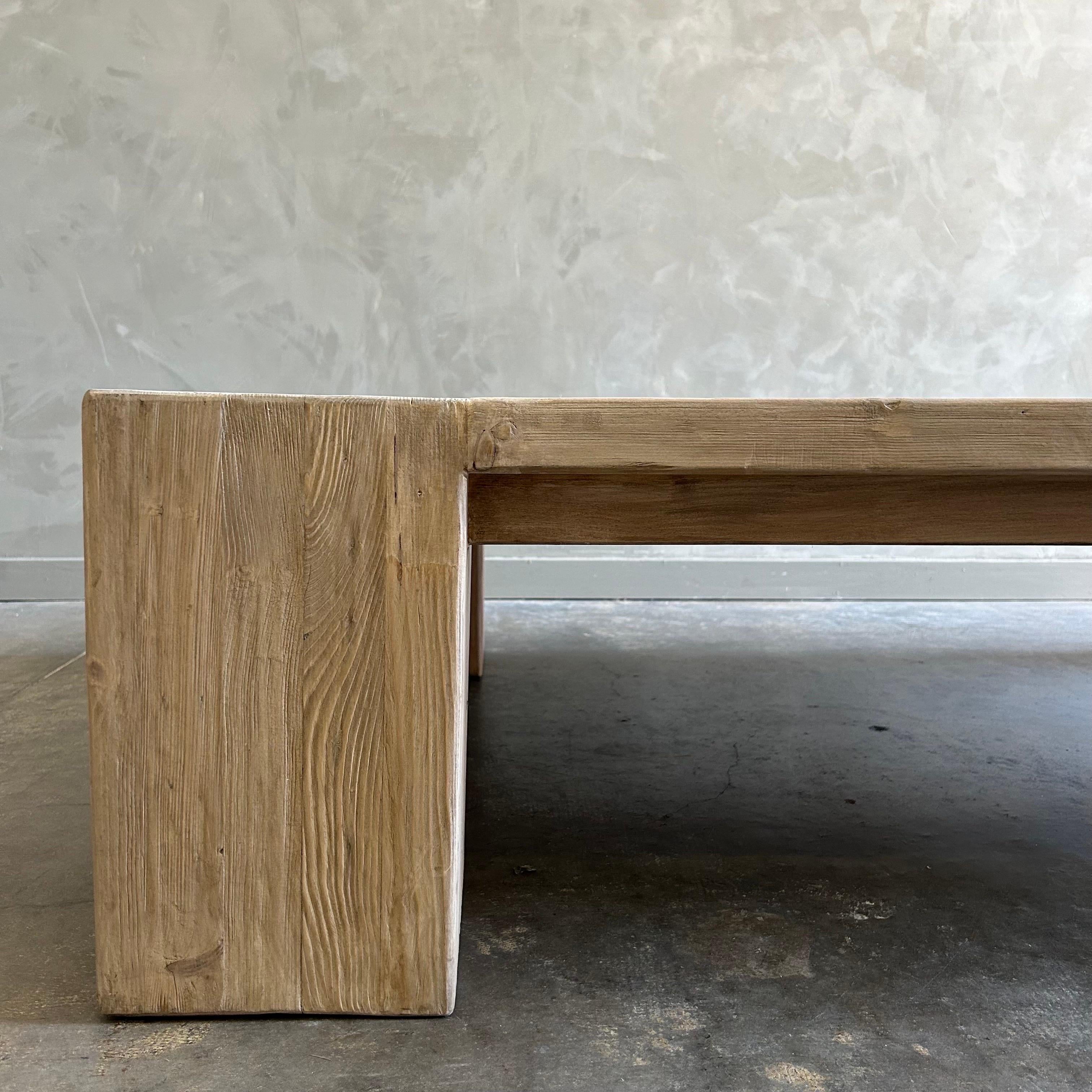 https://a.1stdibscdn.com/custom-x-large-elm-wood-beam-coffee-table-in-natural-for-sale-picture-8/f_18223/f_451464121747955036982/mobilejpegupload_6B0EE9C40F4E45E7B0D36E00FE5DE033_master.jpg