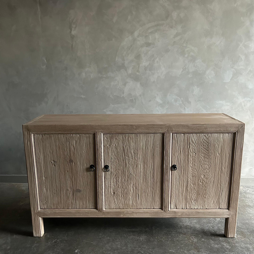 https://a.1stdibscdn.com/custom-made-elm-wood-3-door-buffet-cabinet-for-sale-picture-4/f_18223/1702784409860/mobilejpegupload_6EE54FD4D04E4246A56C0B7B7059F15B_master.jpg