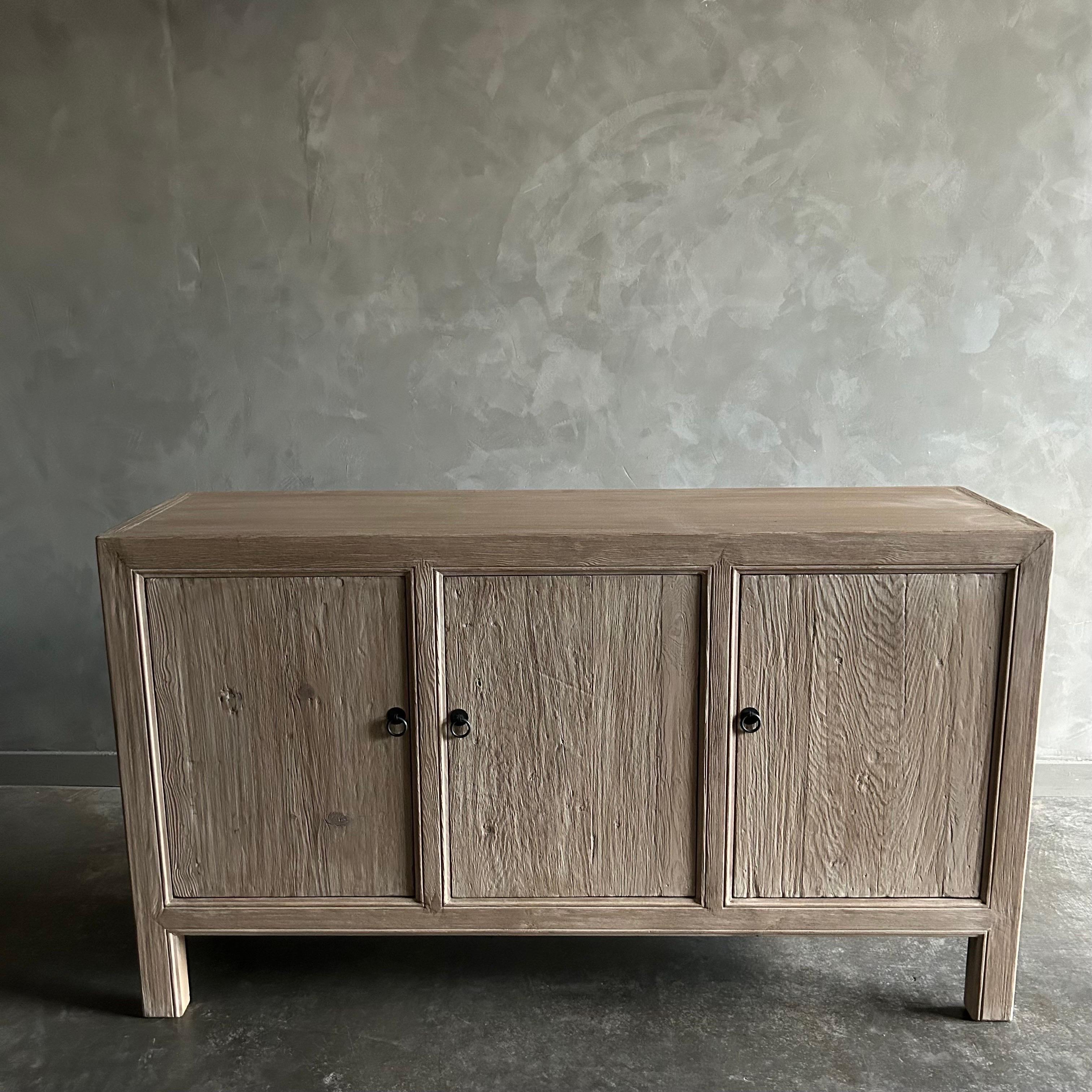 https://a.1stdibscdn.com/custom-made-elm-wood-3-door-buffet-cabinet-for-sale-picture-4/f_18223/1702784409860/mobilejpegupload_6EE54FD4D04E4246A56C0B7B7059F15B_master.jpg