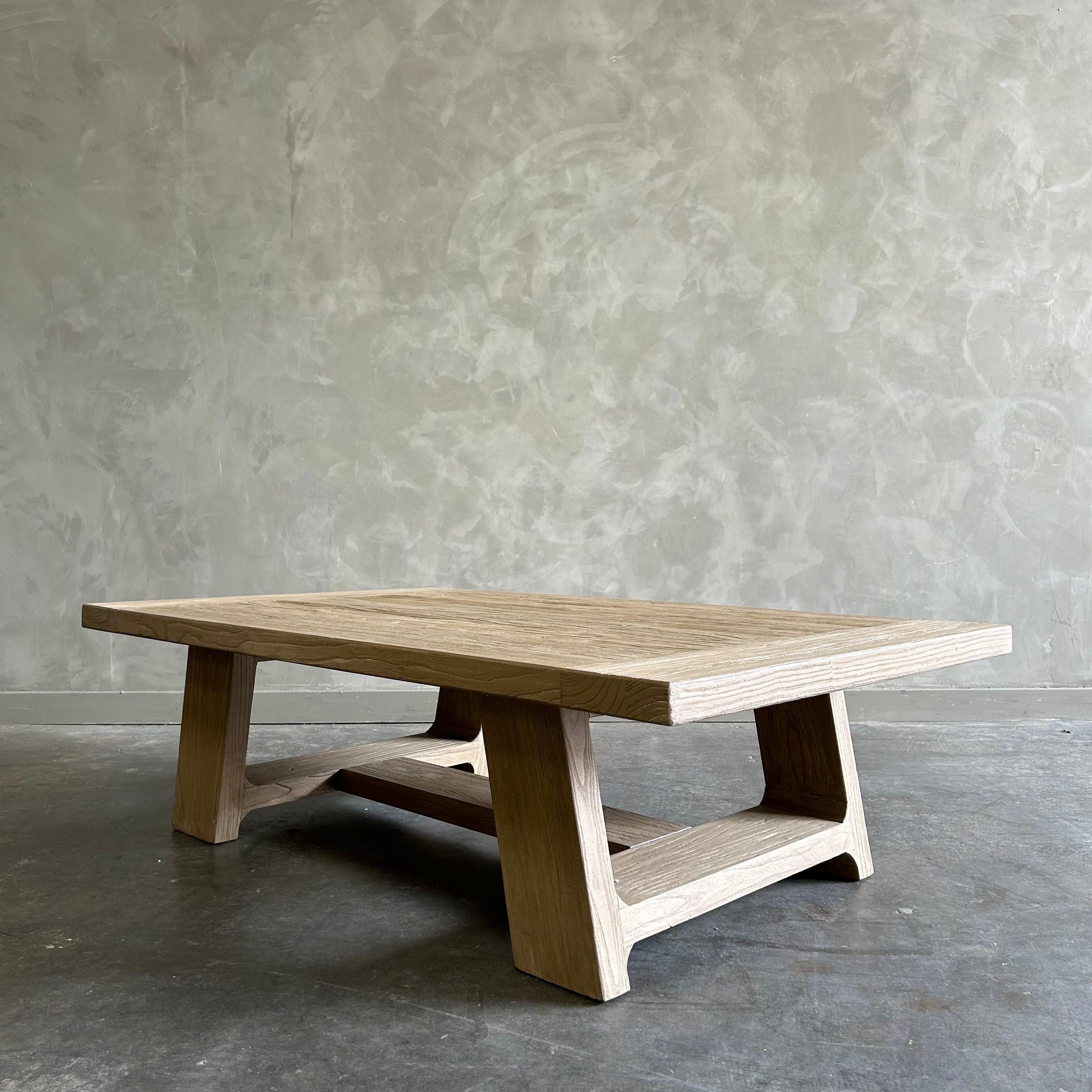 https://a.1stdibscdn.com/reclaimed-elm-wood-coffee-table-for-sale-picture-8/f_18223/f_492966321773945292408/mobilejpegupload_711D53929A414B0092A0A27A2C70FE69_master.jpg
