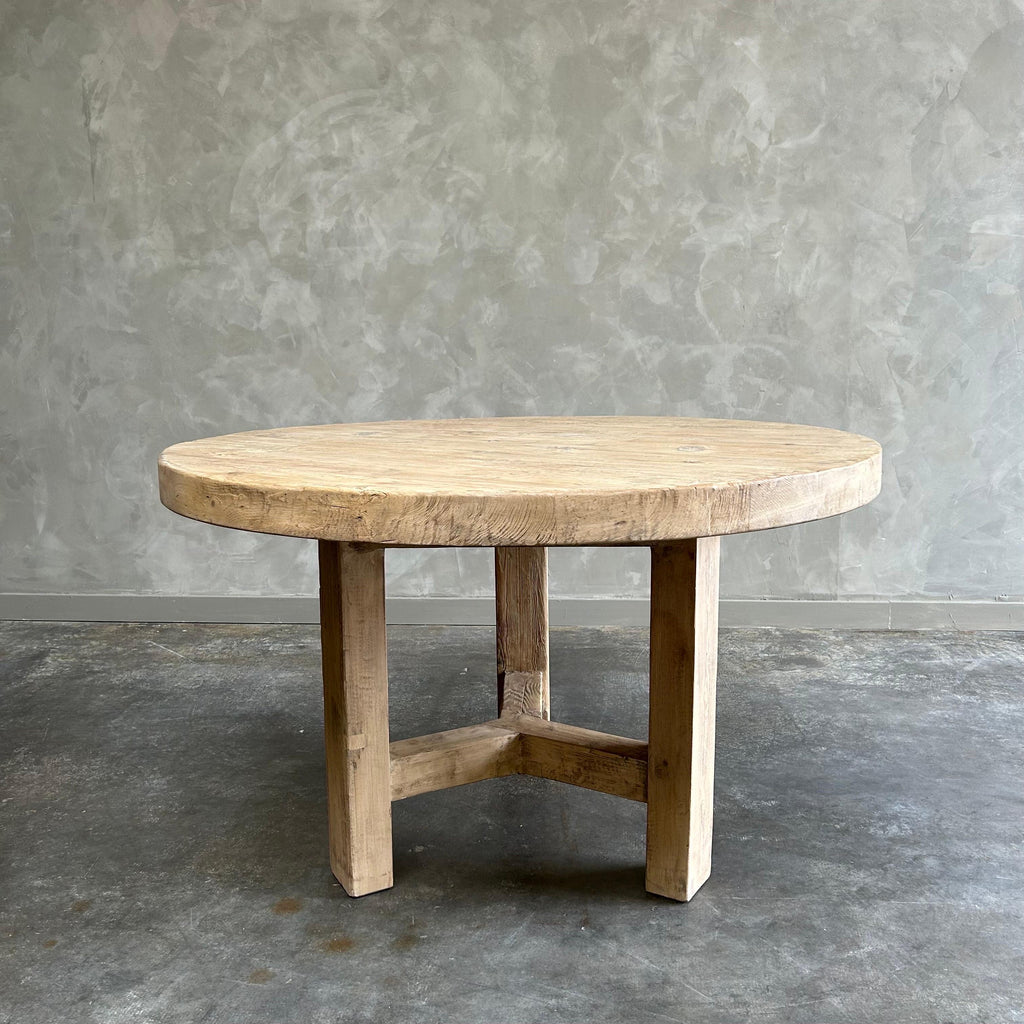 https://a.1stdibscdn.com/custom-made-42-round-elm-wood-dining-table-for-sale-picture-2/f_18223/f_469020021759434829199/mobilejpegupload_76D9906AF40242D2B8621F626DE0AC96_master.jpg