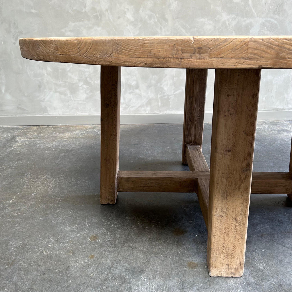 https://a.1stdibscdn.com/custom-made-reclaimed-elm-wood-round-dining-table-59-for-sale-picture-9/f_18223/1686882437822/mobilejpegupload_7794A8DE98CD43B5BD1C2F275490BE9F_master.jpg