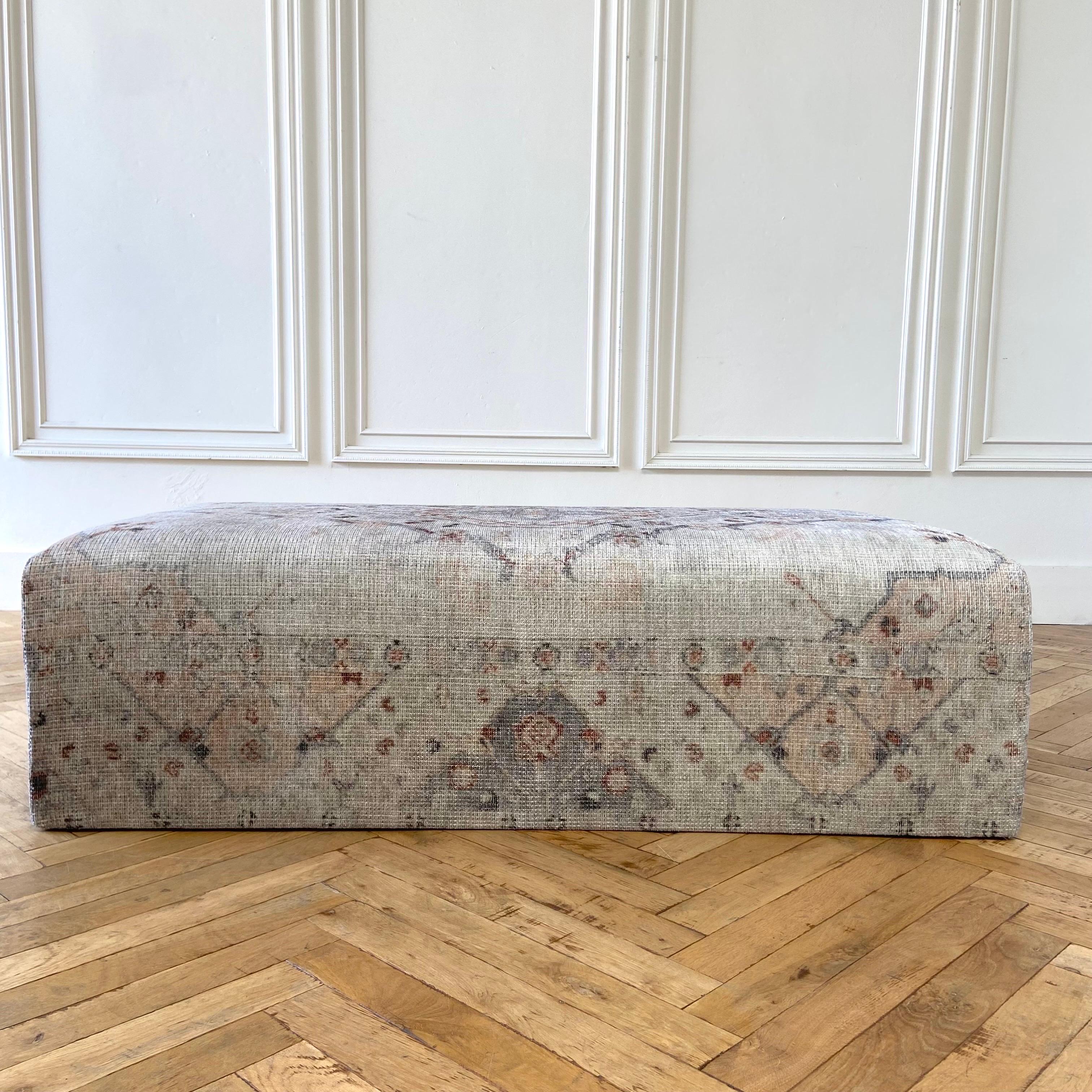 https://a.1stdibscdn.com/custom-made-rug-cube-ottoman-for-sale-picture-6/f_18223/1647545012901/mobilejpegupload_77E472FD4A214C9D9401231B63ADD5F1_master.jpg