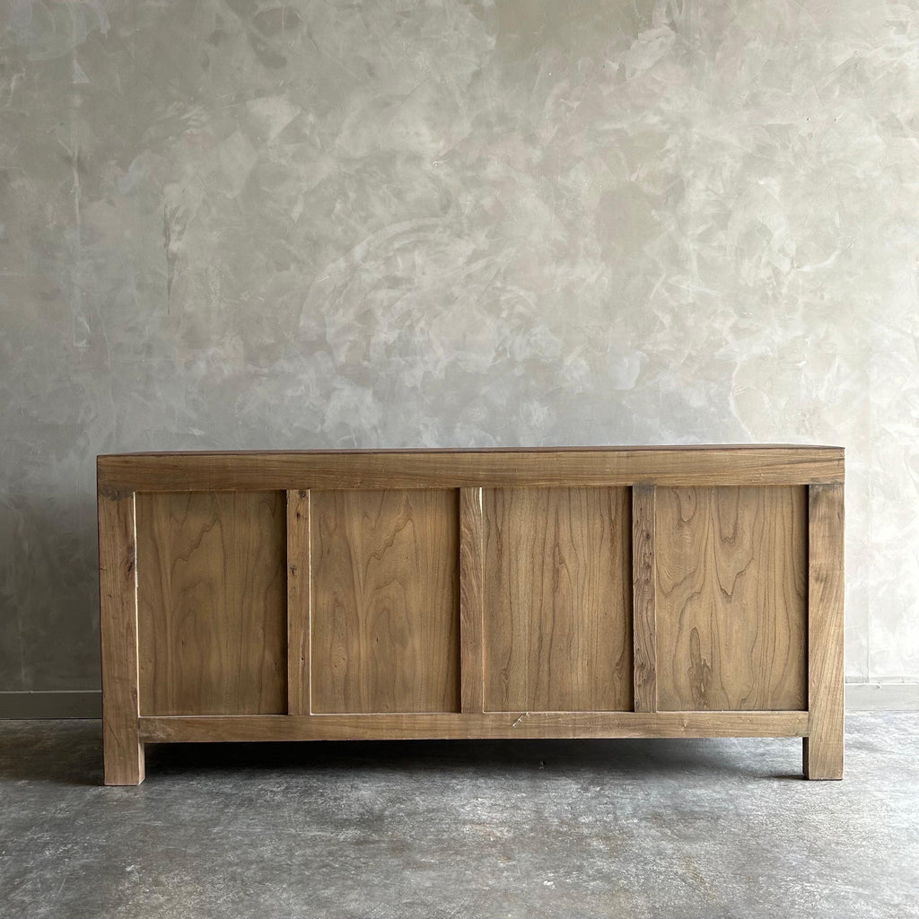 https://a.1stdibscdn.com/reclaimed-elm-wood-4-door-cabinet-or-sideboard-in-dark-finish-for-sale-picture-6/f_18223/f_416397321727294591398/mobilejpegupload_7E4FA6F239B34E87BE53CF0FE0636570_master.jpg