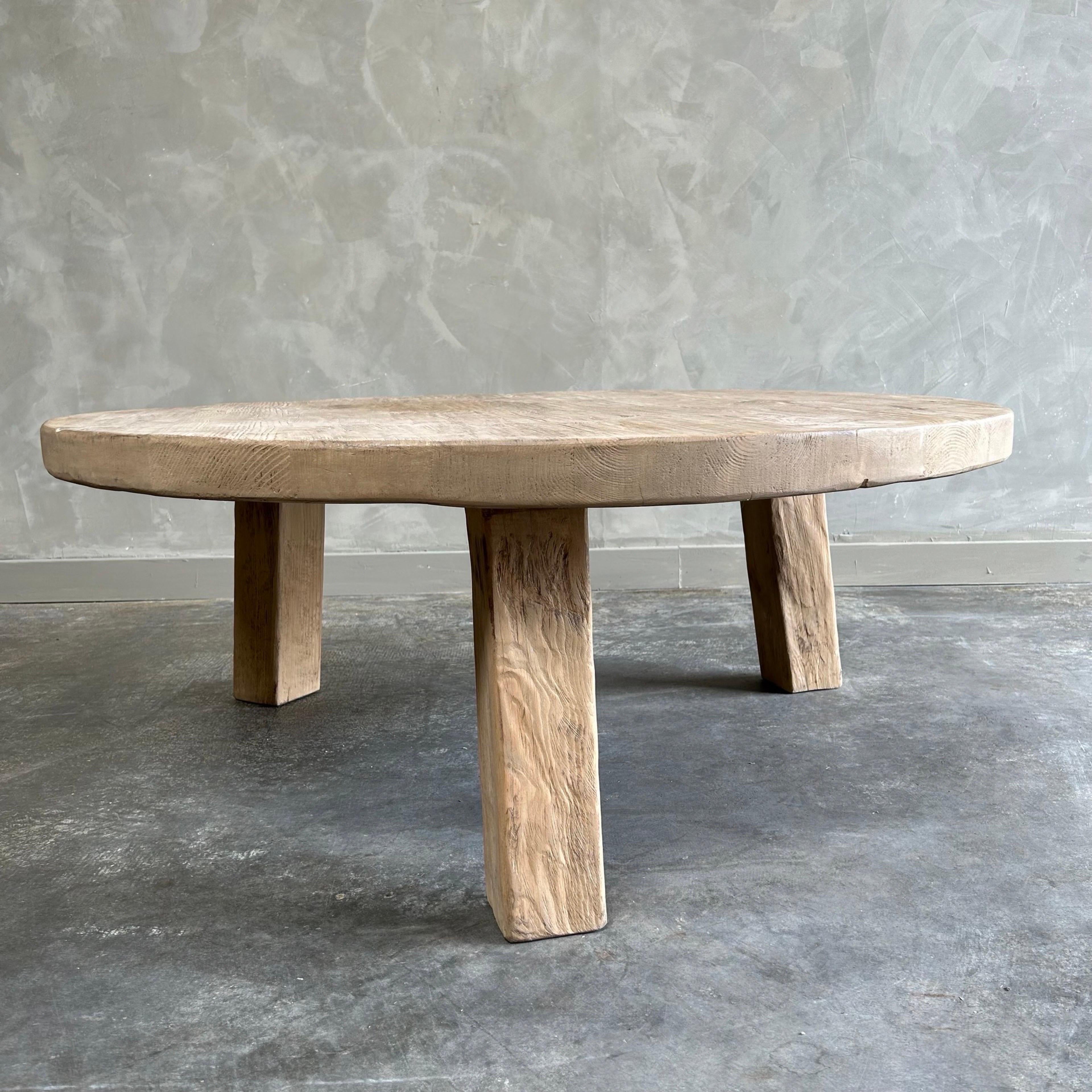 https://a.1stdibscdn.com/custom-round-luna-reclaimed-wood-coffee-table-for-sale-picture-3/f_18223/f_429880221735855351675/mobilejpegupload_82C7B75F1FAA4CD5835F3689F2C83415_master.jpg
