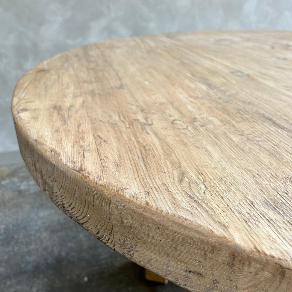 https://a.1stdibscdn.com/custom-made-42-round-elm-wood-dining-table-for-sale-picture-6/f_18223/f_469020021759434831760/mobilejpegupload_8708A38B7E914CD0905296CDE4C2EBA3_master.jpg