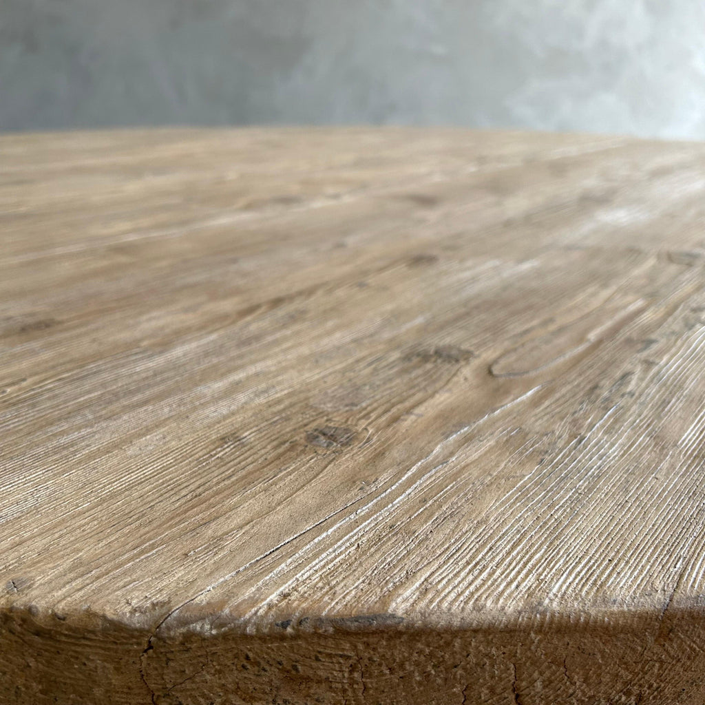 https://a.1stdibscdn.com/reclaimed-wood-dining-table-in-natural-wood-finish-72-for-sale-picture-7/f_18223/f_481700421767393414406/mobilejpegupload_8A50BAB34D0A4BBE873B20831C90BAC9_master.jpg