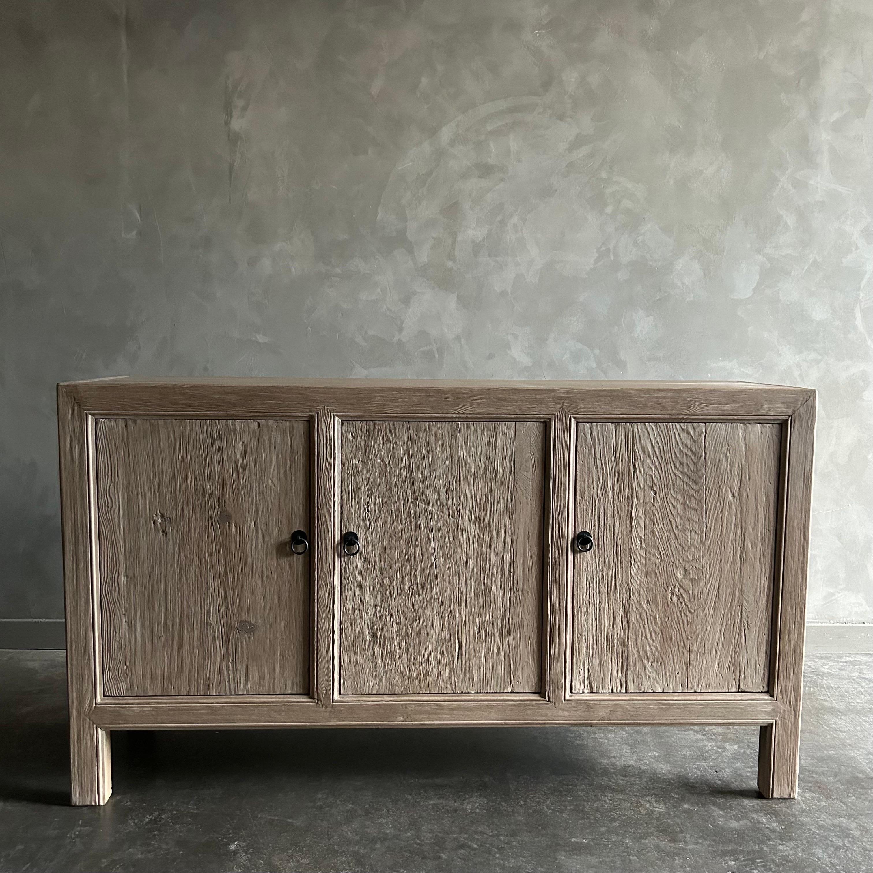 https://a.1stdibscdn.com/custom-made-elm-wood-3-door-buffet-cabinet-for-sale-picture-2/f_18223/1702784550542/mobilejpegupload_8ED7E5EAE07F423580B5A19F52ED6295_master.jpg