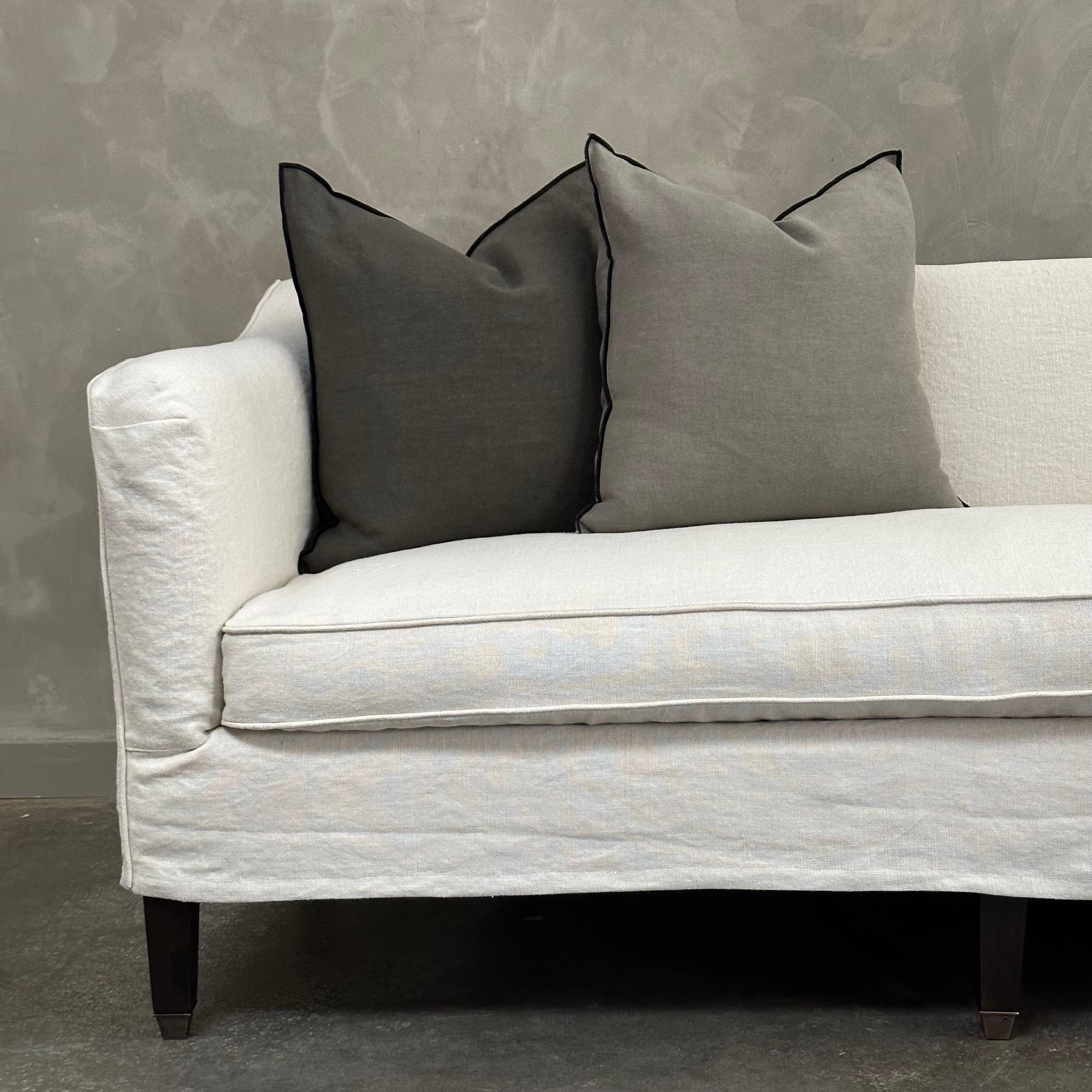 https://a.1stdibscdn.com/custom-upholstered-or-slip-covered-sofa-in-heavy-stone-washed-belgian-linen-for-sale-picture-5/f_18223/1697577851920/mobilejpegupload_8F2905D60B2644C6957D8F5C5BE8F971_master.jpg