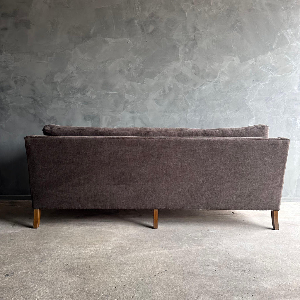 https://a.1stdibscdn.com/rudin-belgian-linen-sofa-with-down-wrapped-seat-cushion-in-cafe-noir-linen-for-sale-picture-8/f_18223/f_422667521731351162161/mobilejpegupload_93C7F5DC39C644B8B0E702F34E1475C1_master.jpg