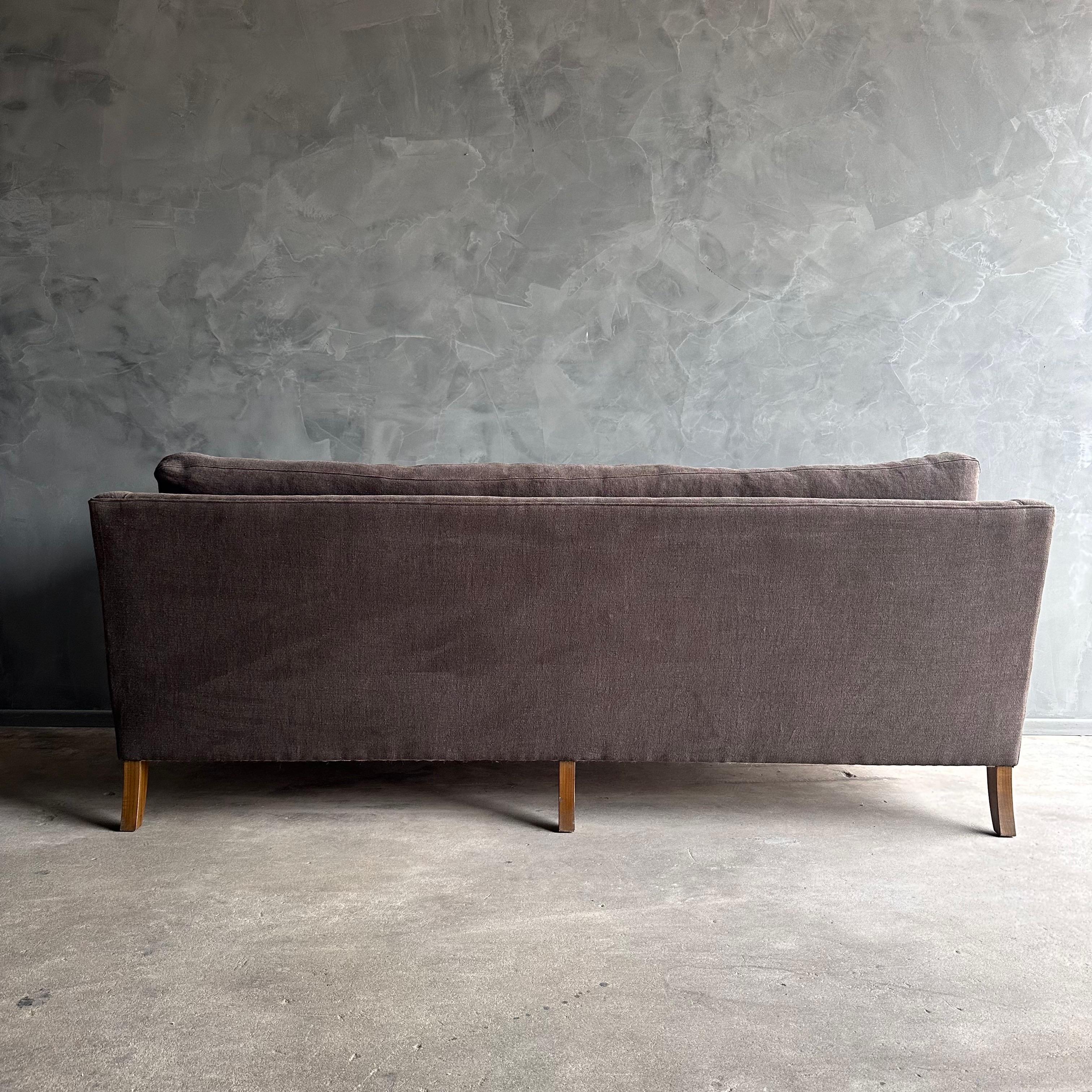https://a.1stdibscdn.com/rudin-belgian-linen-sofa-with-down-wrapped-seat-cushion-in-cafe-noir-linen-for-sale-picture-8/f_18223/f_422667521731351162161/mobilejpegupload_93C7F5DC39C644B8B0E702F34E1475C1_master.jpg