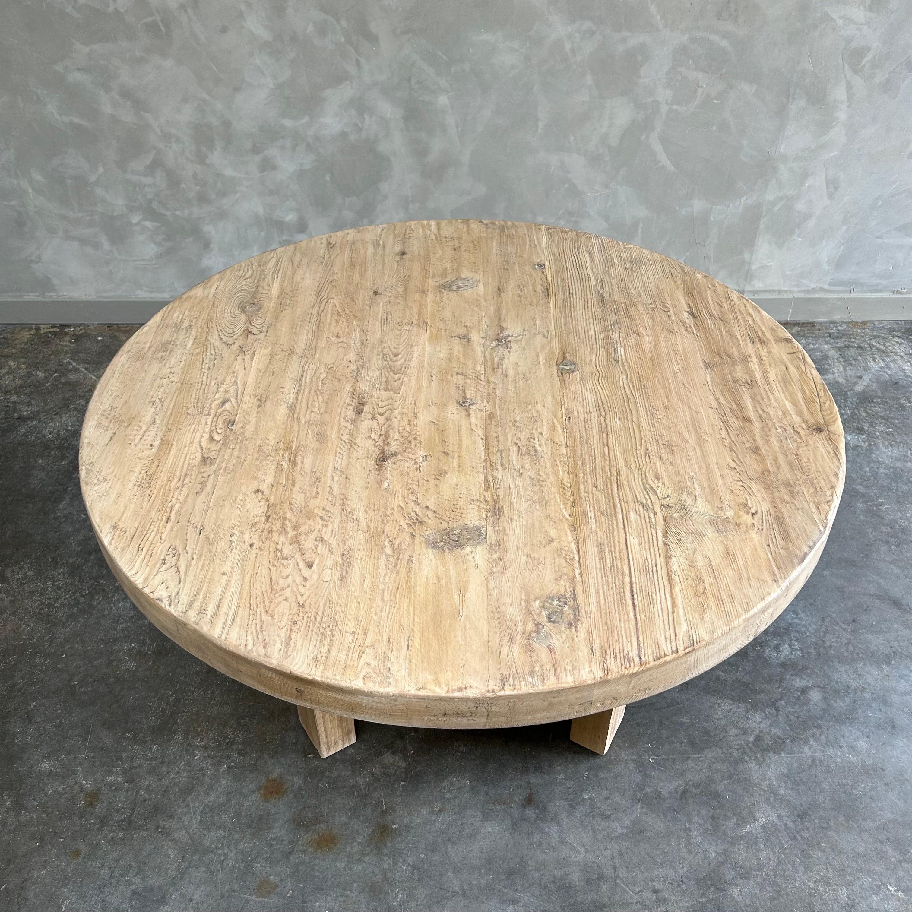 https://a.1stdibscdn.com/custom-made-42-round-elm-wood-dining-table-for-sale-picture-8/f_18223/f_469020021759434833077/mobilejpegupload_96753017C302494BB3B2BF90D1AF7531_master.jpg