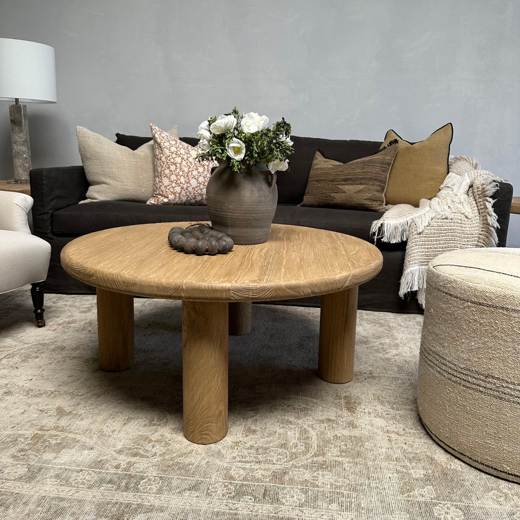 https://a.1stdibscdn.com/custom-reclaimed-elm-wood-round-coffee-table-for-sale-picture-11/f_18223/1686263285120/mobilejpegupload_9AC6155B5FDD4444931274F9713537C3_master.jpg