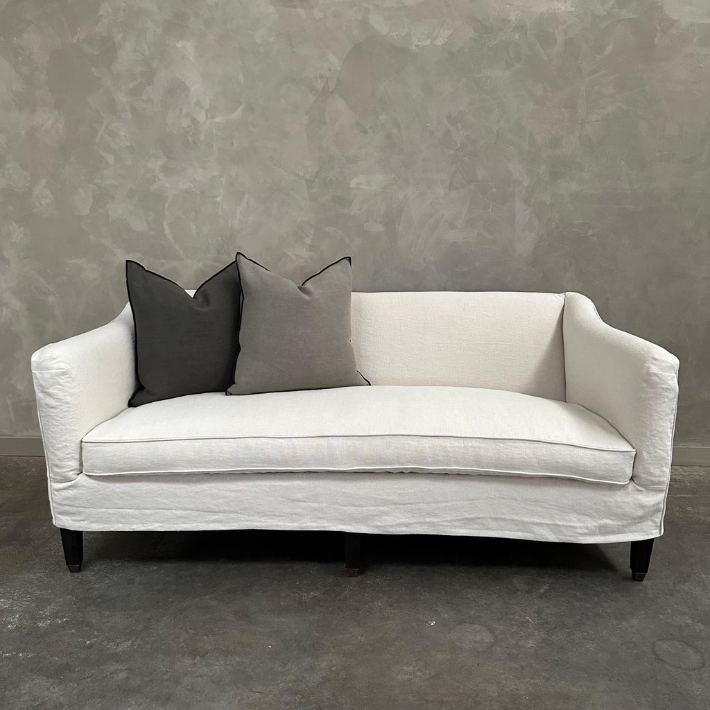 https://a.1stdibscdn.com/custom-upholstered-or-slip-covered-sofa-in-heavy-stone-washed-belgian-linen-for-sale-picture-2/f_18223/1697577849387/mobilejpegupload_9BE5BDA27CAC49DEA6CED4F3F1071B79_master.jpg