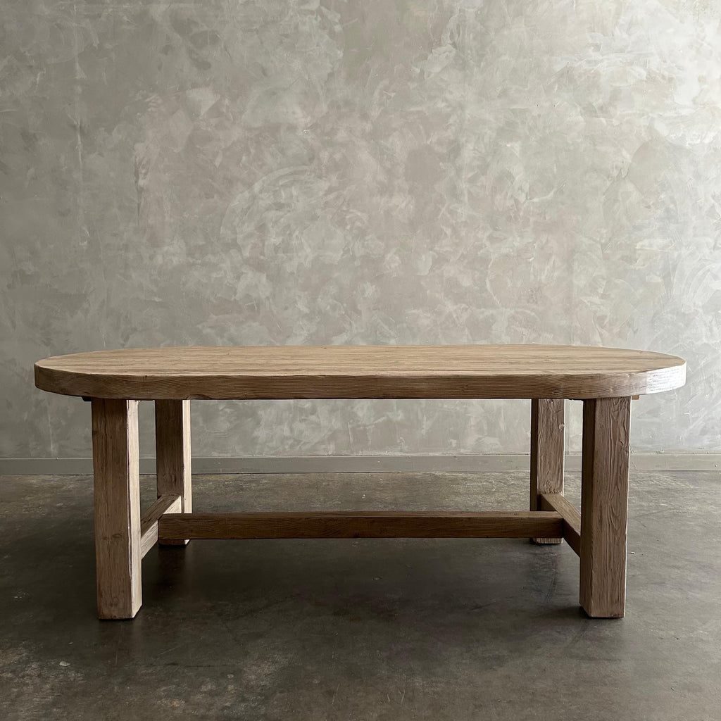 https://a.1stdibscdn.com/dining-table-made-from-solid-reclaimed-wood-86-for-sale-picture-5/f_18223/1708297843046/mobilejpegupload_A10C5040E63D441E981AF2C4EE80BE5A_master.jpg