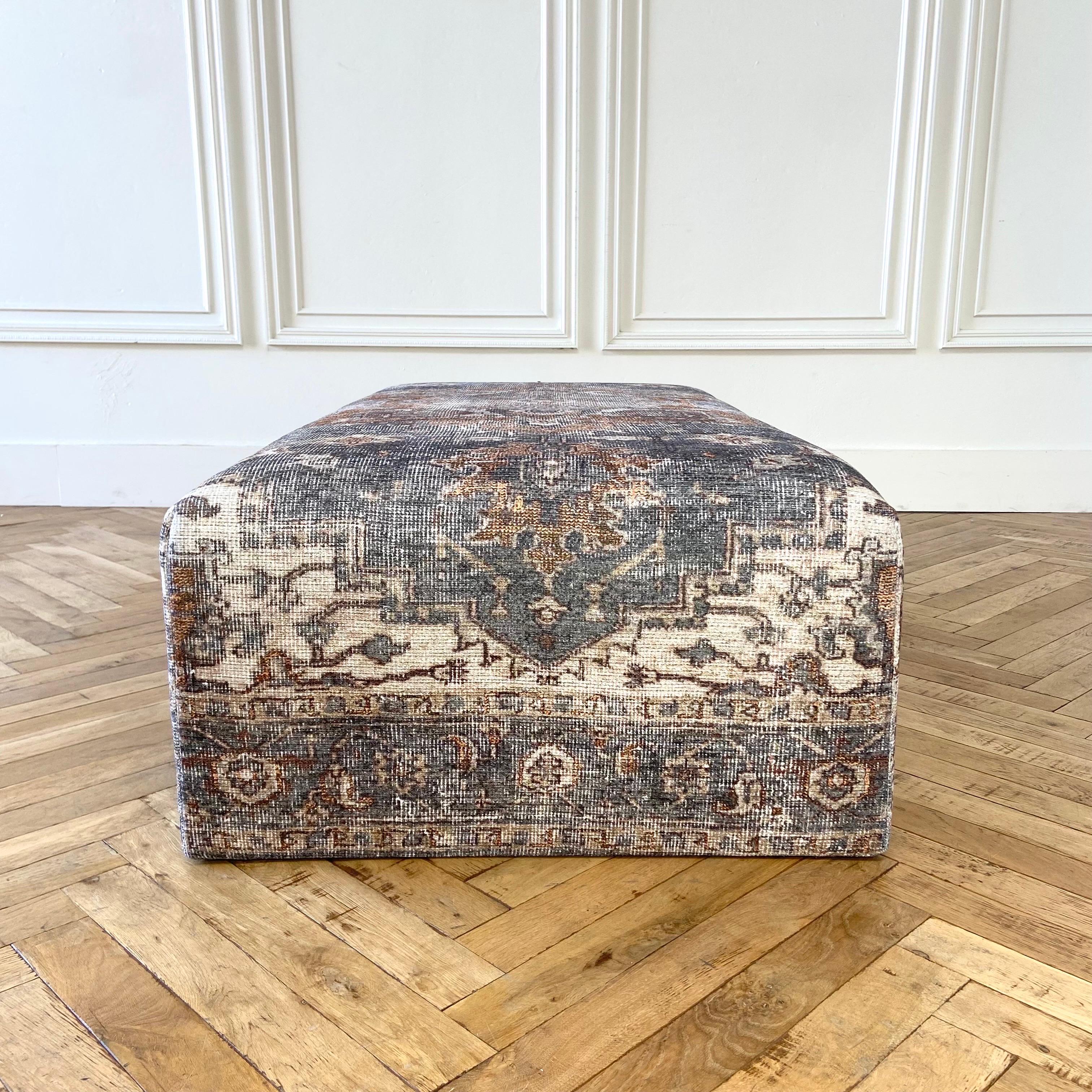 https://a.1stdibscdn.com/custom-made-cube-ottoman-in-vintage-turkish-rug-style-for-sale-picture-3/f_18223/1647470831953/mobilejpegupload_ACCDA900BA68419196E8770674B6CE4F_master.jpg