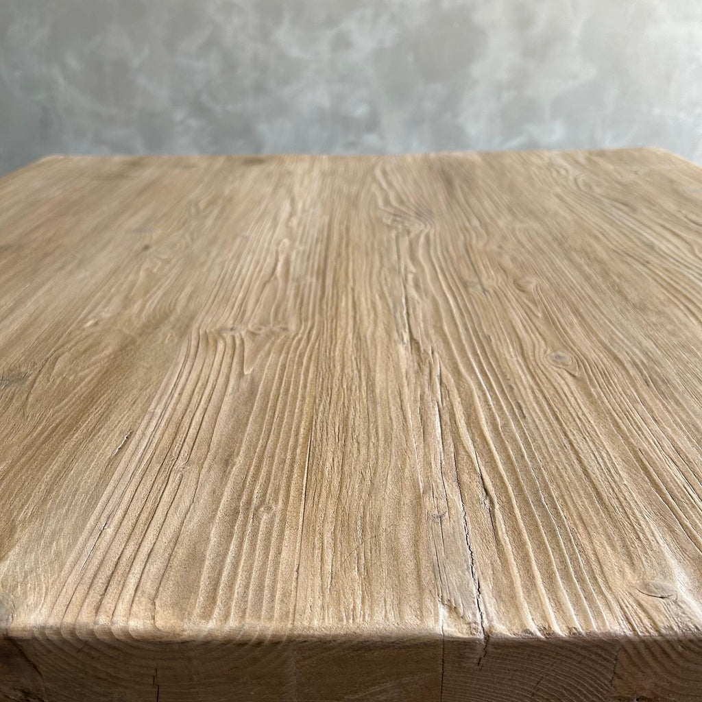https://a.1stdibscdn.com/custom-made-reclaimed-elm-wood-square-coffee-table-for-sale-picture-3/f_18223/f_468873321759347996475/mobilejpegupload_B1F9E9E6A84B4273BC7331E59C2A58E8_master.jpg