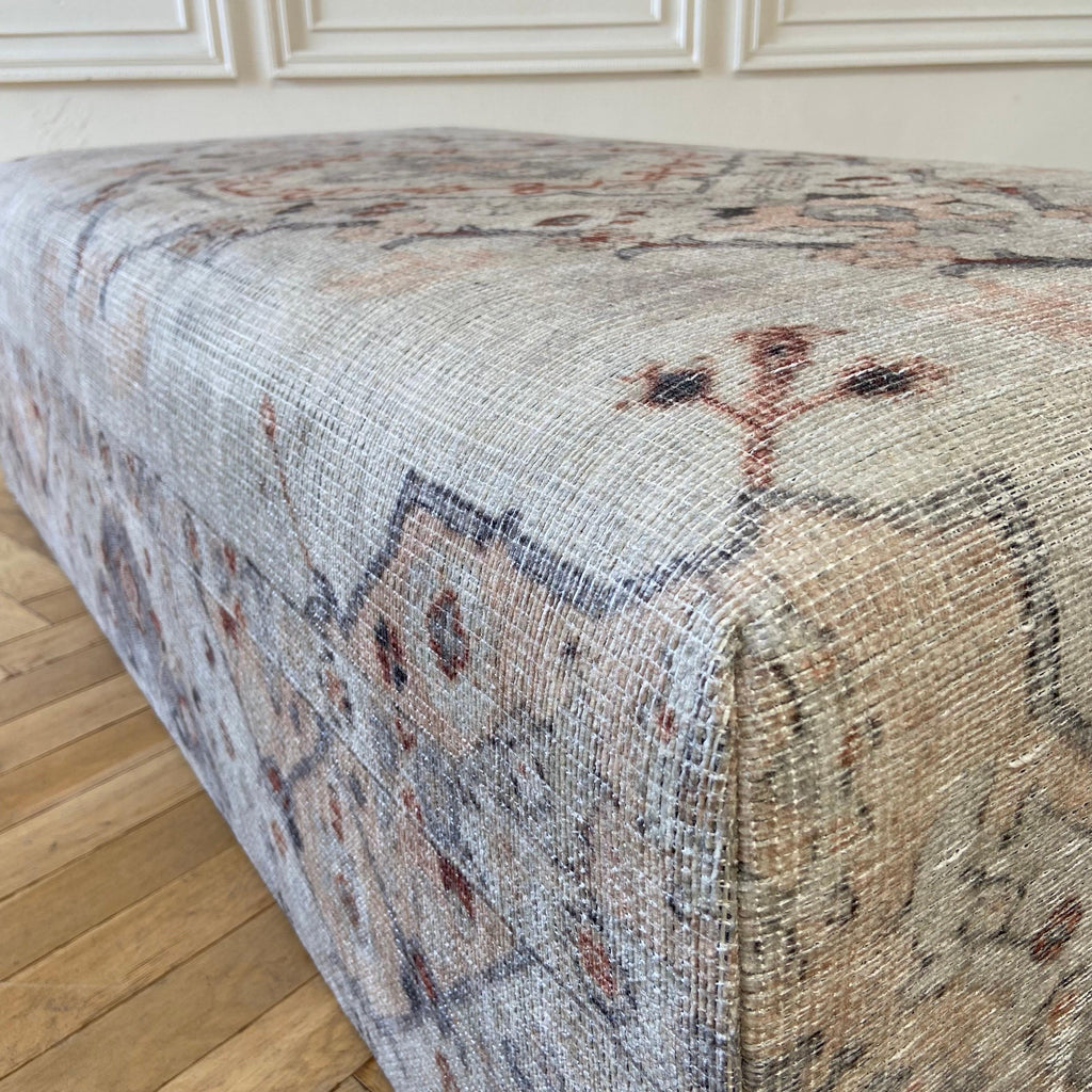https://a.1stdibscdn.com/custom-made-rug-cube-ottoman-for-sale-picture-10/f_18223/1647545031736/mobilejpegupload_BDC7275FD78A49E98707D66E227B68FA_master.jpg