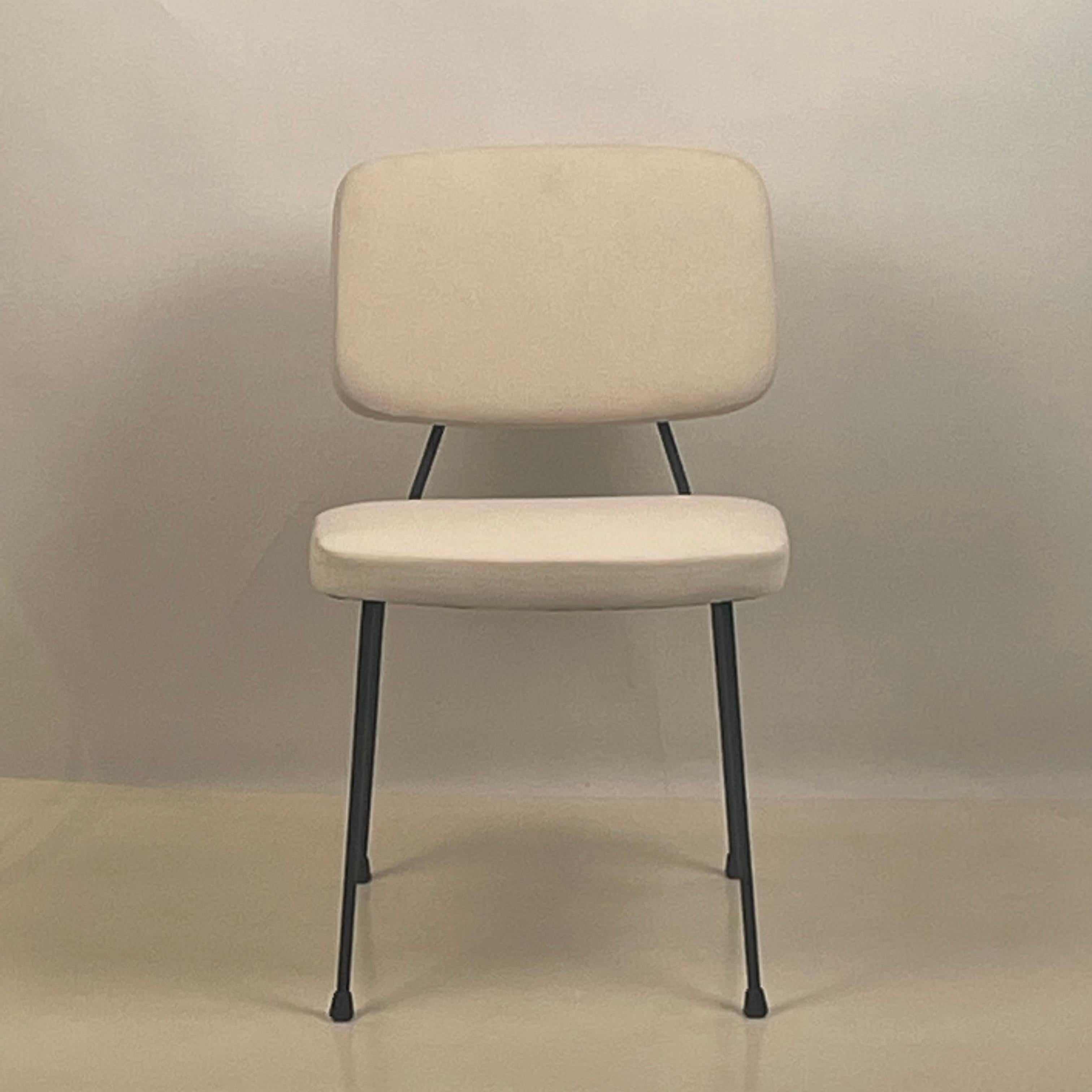 https://a.1stdibscdn.com/set-of-4-decade-dining-chairs-by-design-freres-for-sale-picture-2/f_8184/1638469638306/mobilejpegupload_BFA12800EC1F4EE7B1DB3301CF08FBE1_master.jpg