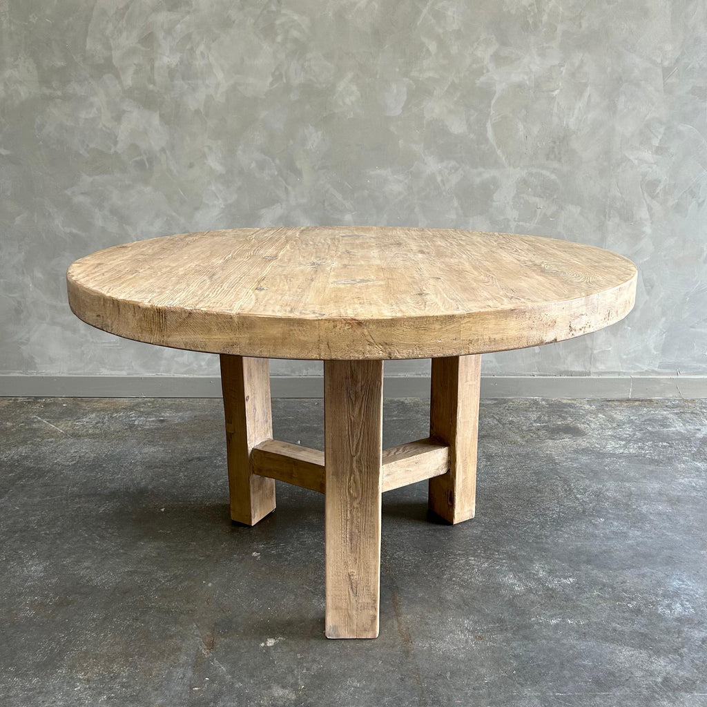 https://a.1stdibscdn.com/custom-made-42-round-elm-wood-dining-table-for-sale-picture-5/f_18223/f_469020021759434831198/mobilejpegupload_CB09AAA93D8C48E9B893246D36DDE184_master.jpg