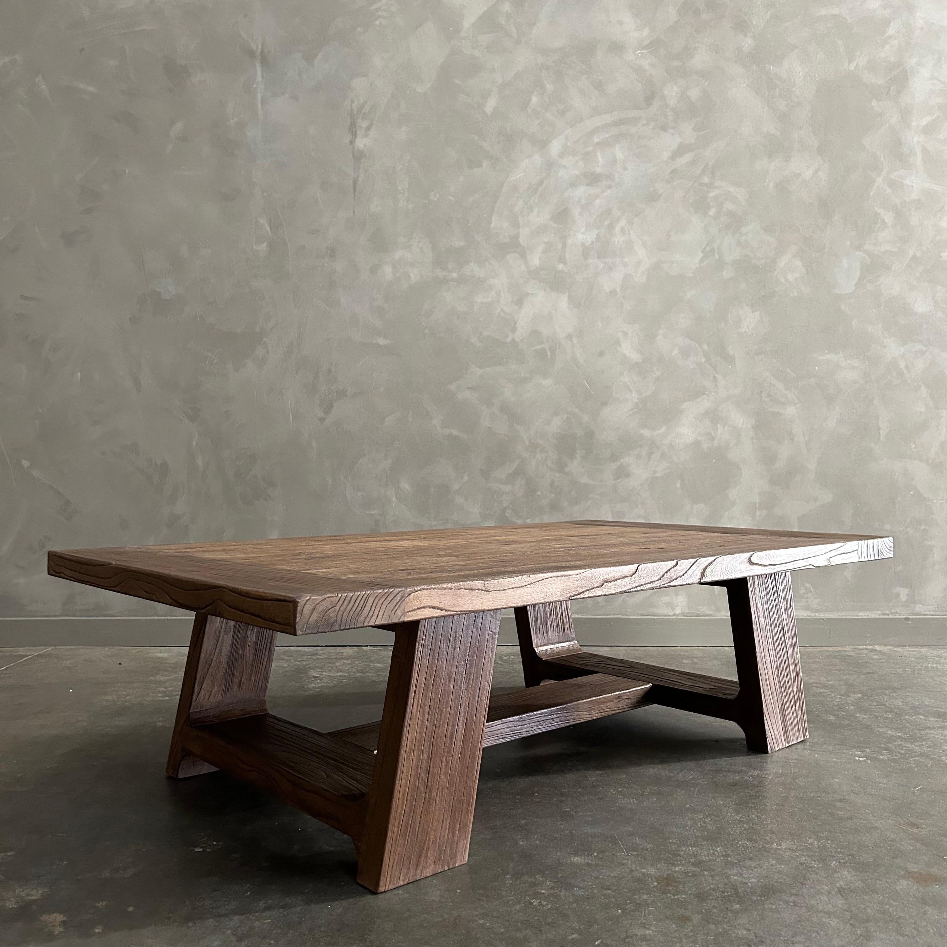 https://a.1stdibscdn.com/reclaimed-elm-wood-coffee-table-in-walnut-finish-for-sale-picture-12/f_18223/f_468886121759354749122/mobilejpegupload_CC8EAE83C1B24222892EB1A740D5C7FC_master.jpg