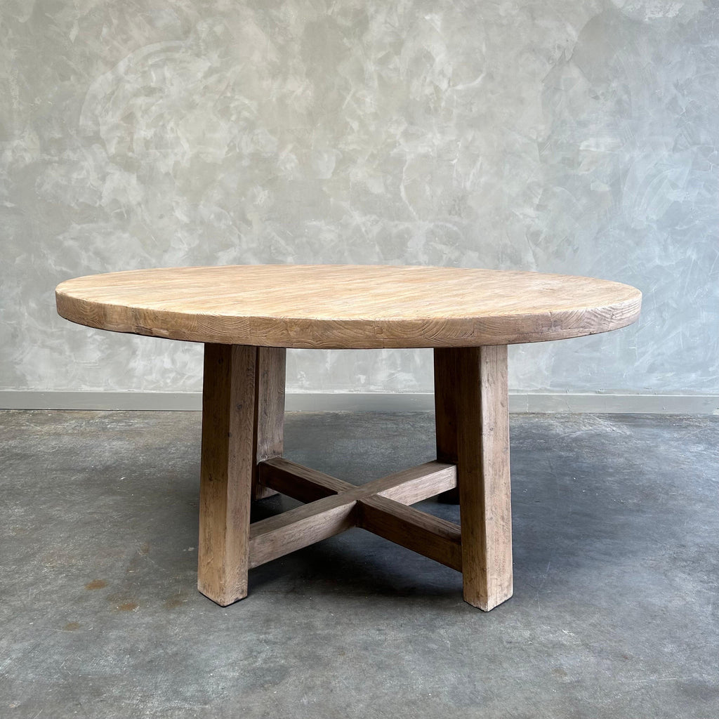 https://a.1stdibscdn.com/custom-made-reclaimed-elm-wood-round-dining-table-59-for-sale-picture-3/f_18223/1686882394169/mobilejpegupload_CCACED2519874813A49FB11F3D5FB54F_master.jpg