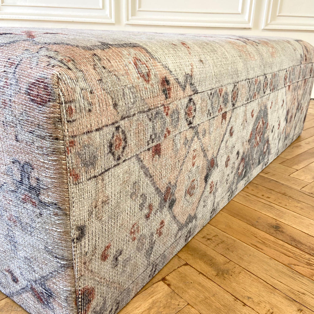 https://a.1stdibscdn.com/custom-made-rug-cube-ottoman-for-sale-picture-9/f_18223/1647545034812/mobilejpegupload_CD5872C742194D27B4A890934C9600DF_master.jpg