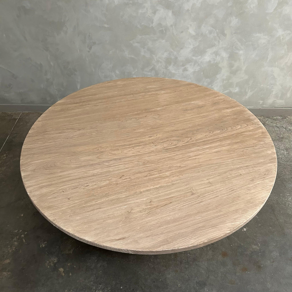 https://a.1stdibscdn.com/custom-made-fluted-base-round-dining-table-in-solid-elm-wood-for-sale-picture-4/f_18223/f_418589921728687423749/mobilejpegupload_CDD875FD696C45A090C7310ECE1708BC_master.jpg