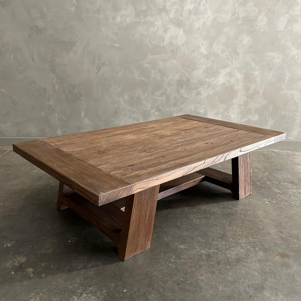 https://a.1stdibscdn.com/reclaimed-elm-wood-coffee-table-in-walnut-finish-for-sale-picture-3/f_18223/f_468886121759354743523/mobilejpegupload_D2F2BDCFD87747BEB7ED6D63D5465341_master.jpg