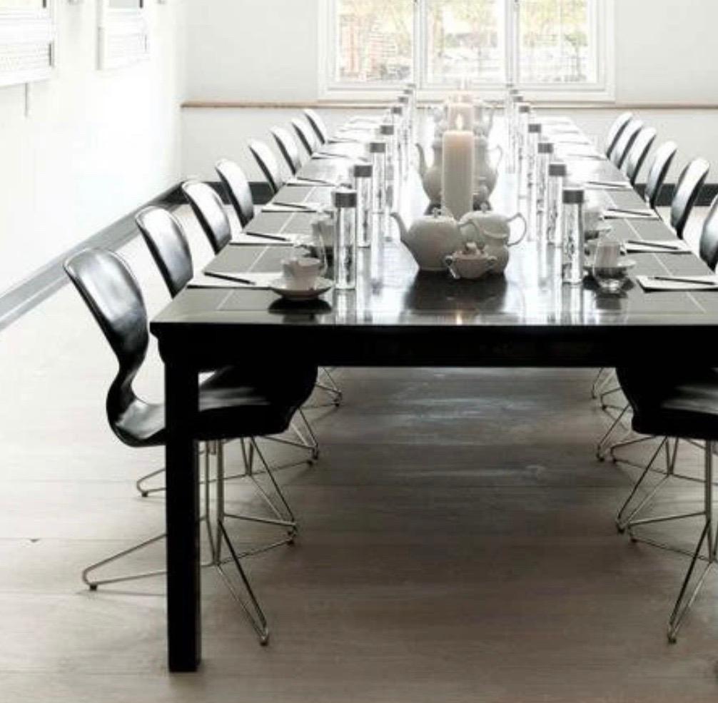 https://a.1stdibscdn.com/k2-koi-leather-hand-made-swivel-chair-for-sale-picture-5/f_57272/1631465914677/mobilejpegupload_D4798C43BF9B4D7BAE81B8D92A1C4DC2_master.jpg
