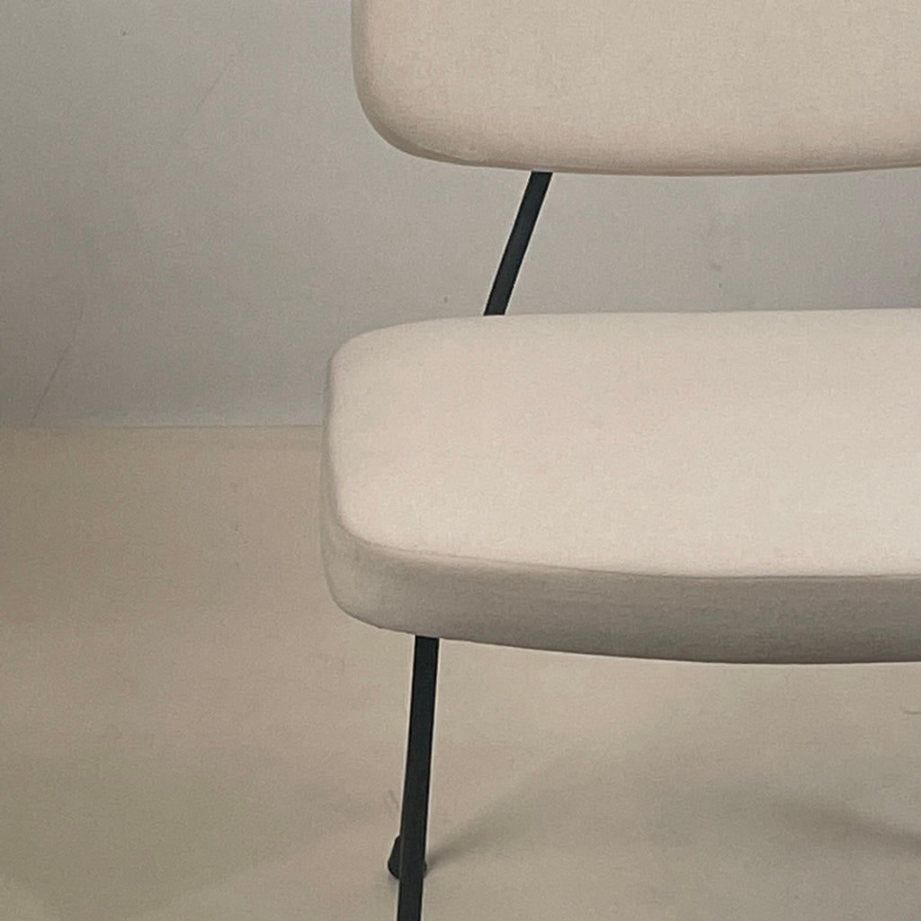 https://a.1stdibscdn.com/set-of-4-decade-dining-chairs-by-design-freres-for-sale-picture-5/f_8184/1638469642243/mobilejpegupload_D518BCF2C99C4E1EA1D10CEA102BCCA3_master.jpg