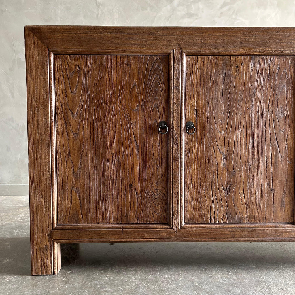 https://a.1stdibscdn.com/reclaimed-elm-wood-4-door-cabinet-or-sideboard-in-dark-finish-for-sale-picture-11/f_18223/f_416397321727294596537/mobilejpegupload_D5687485FA49451193BAF11D49B5E88F_master.jpg