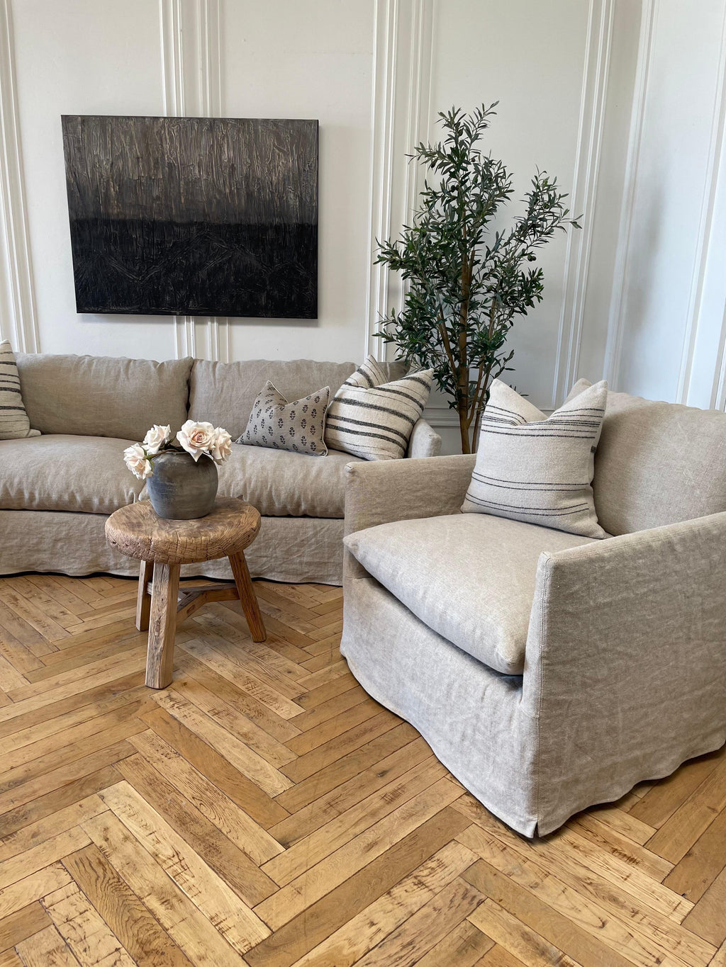 https://a.1stdibscdn.com/custom-swivel-chair-slip-covered-in-a-heavy-flax-stone-washed-linen-for-sale-picture-2/f_18223/1660770784810/mobilejpegupload_D6F4A96F293E4451A4F34B65E0C4E71B_master.jpg