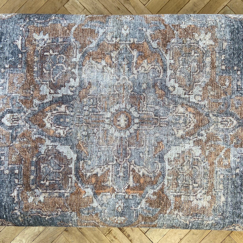 https://a.1stdibscdn.com/custom-made-cube-ottoman-in-vintage-turkish-rug-style-for-sale-picture-8/f_18223/1647470848097/mobilejpegupload_DA794A3F6BFA4E878F9D4CB1769F9429_master.jpg