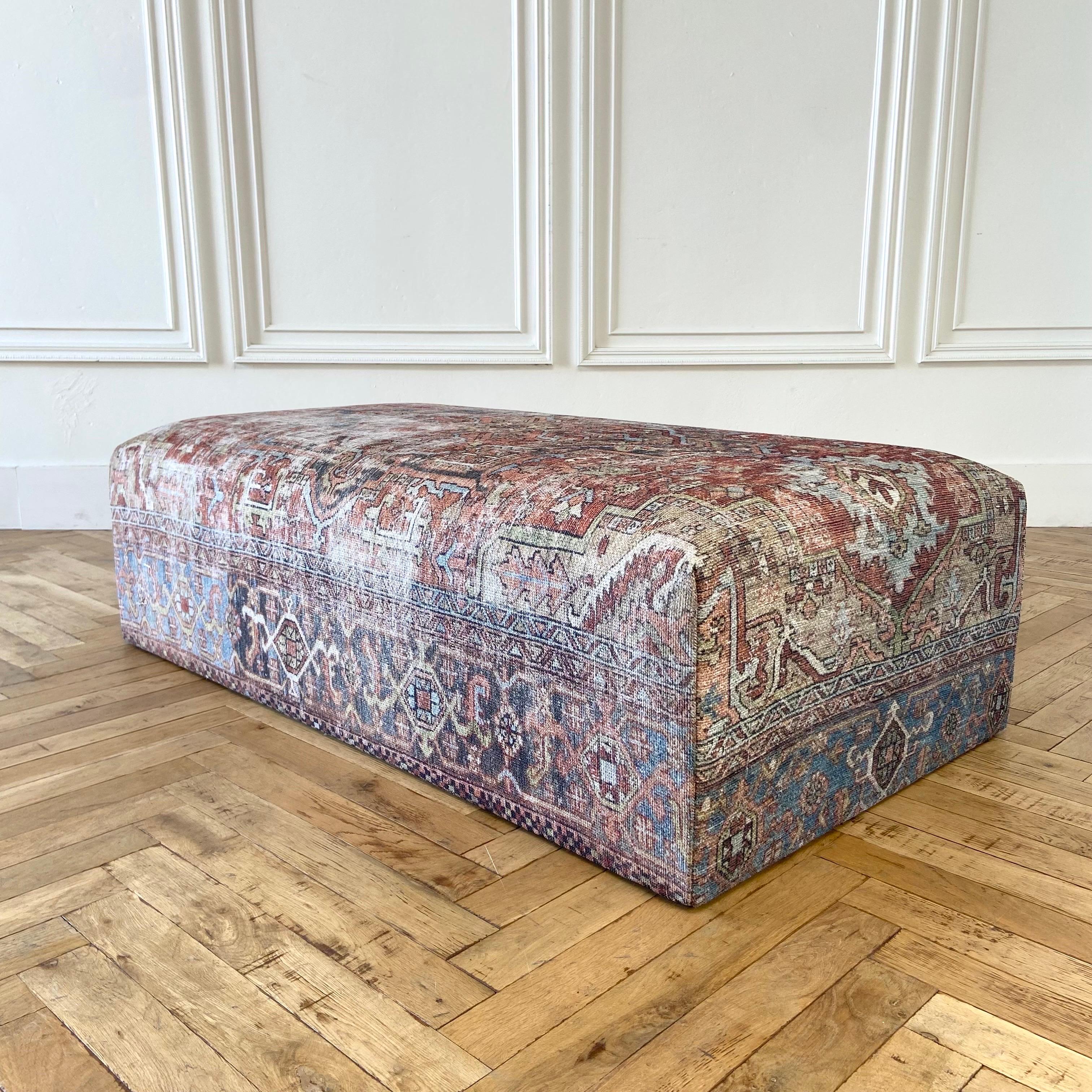 https://a.1stdibscdn.com/custom-made-cube-style-rug-cocktail-ottoman-for-sale-picture-5/f_18223/1647468593461/mobilejpegupload_E370C81E559D4B44A1669A12F6EAF328_master.jpg
