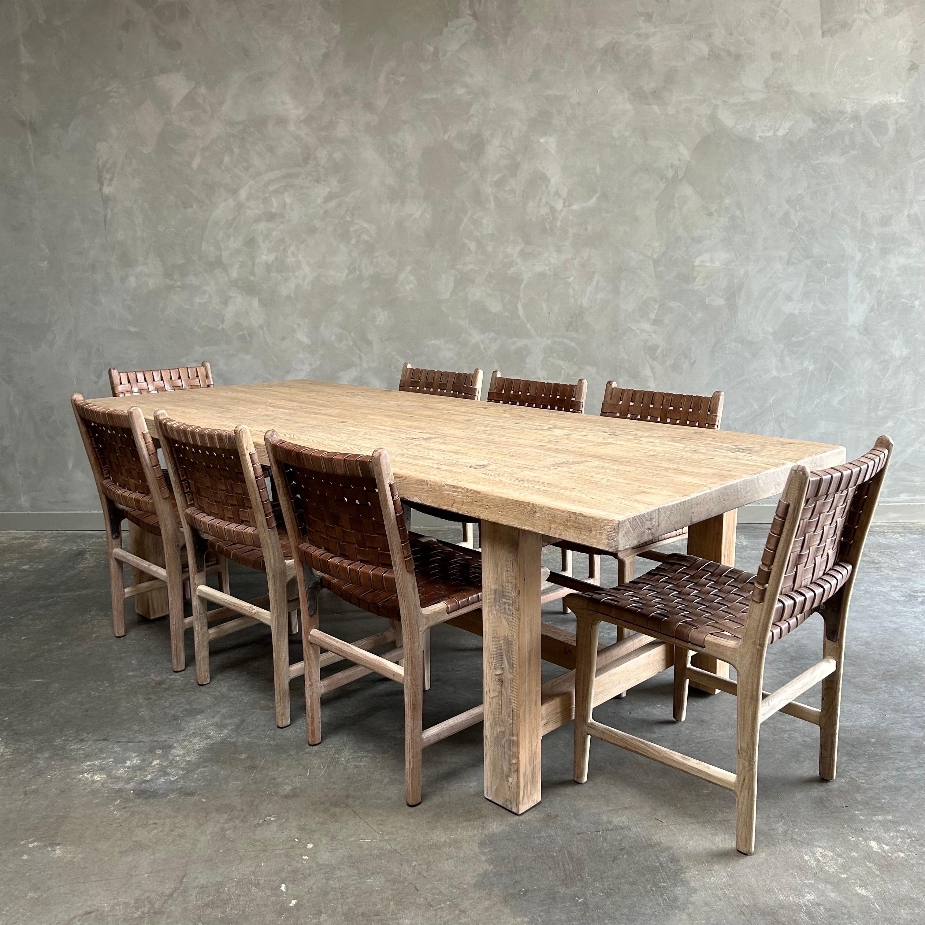 https://a.1stdibscdn.com/solid-reclaimed-pine-dining-table-for-sale-picture-9/f_18223/1686798470771/mobilejpegupload_EB21687D8A2A42F7967A621437F384C9_master.jpg