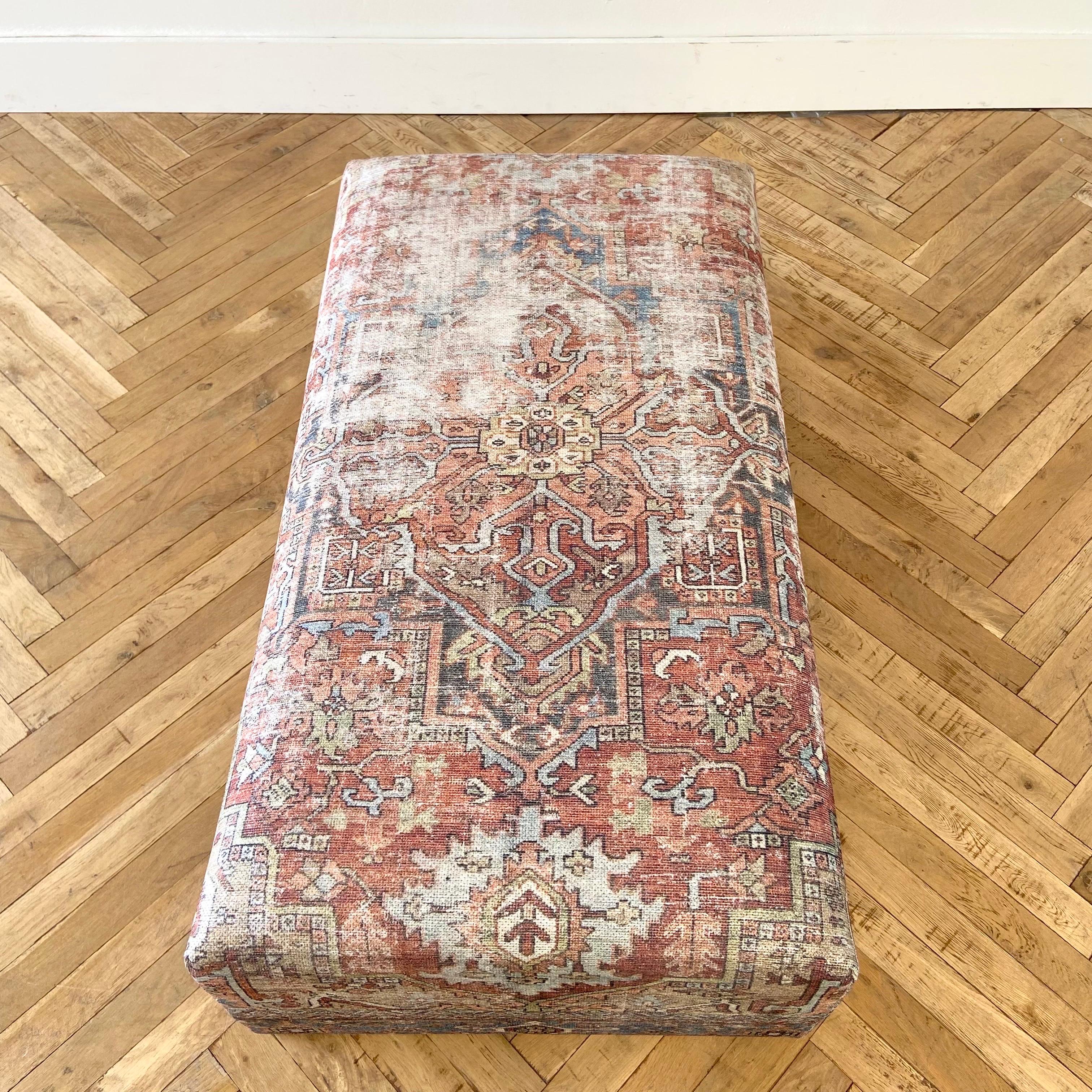 https://a.1stdibscdn.com/custom-made-cube-style-rug-cocktail-ottoman-for-sale-picture-4/f_18223/1647468583213/mobilejpegupload_F2CD9BEDA0654D84870E12BC282C1E1E_master.jpg