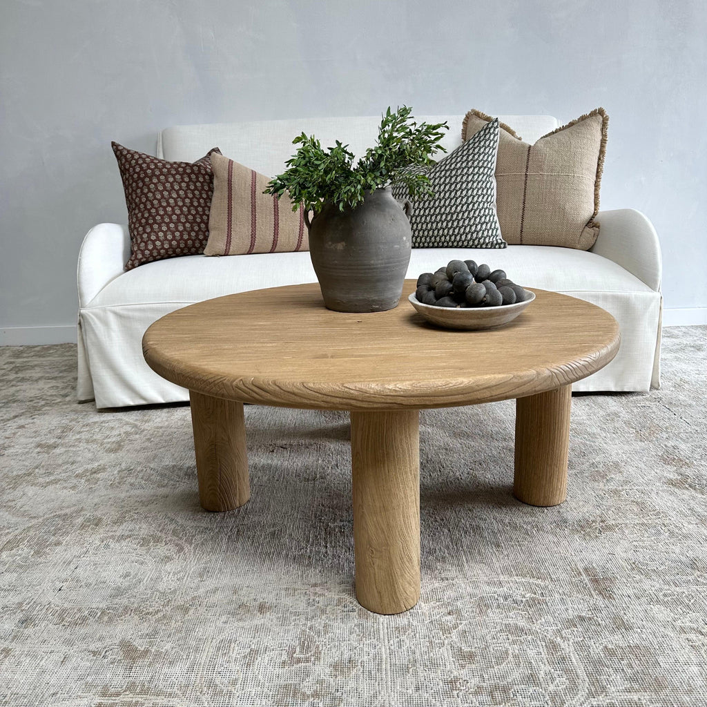 https://a.1stdibscdn.com/custom-reclaimed-elm-wood-round-coffee-table-for-sale-picture-9/f_18223/1686240735561/mobilejpegupload_F4FA4821CFAC40E880D7B9D465B4604A_master.jpg