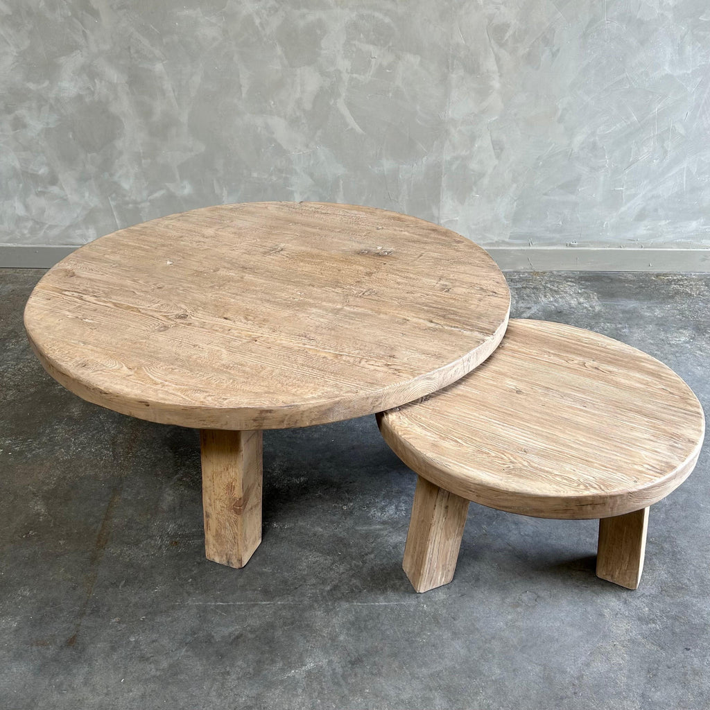 https://a.1stdibscdn.com/solid-round-reclaimed-elm-wood-2-piece-nesting-coffee-table-set-for-sale-picture-5/f_18223/1686799738934/mobilejpegupload_FF16F249E3024091B2A0021A483CA5C7_master.jpg