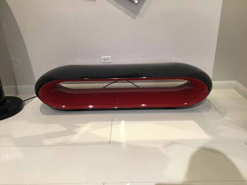 https://a.1stdibscdn.com/indoor-outdoor-black-red-glossy-lacquered-bench-by-christophe-pillet-for-sale-picture-3/f_37243/f_181289521582837241013/mobili_mobel_loop_3_master.jpg