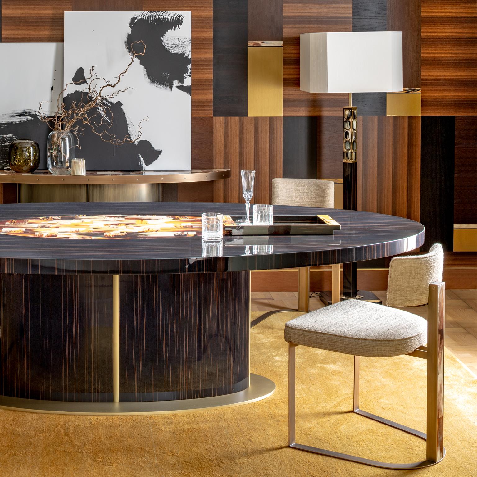 https://a.1stdibscdn.com/nettuno-dining-table-in-glossy-ebony-horn-and-satin-brass-mod-4875-for-sale-picture-4/f_50102/f_169742621579191316280/mod_0028_4875_master.jpg