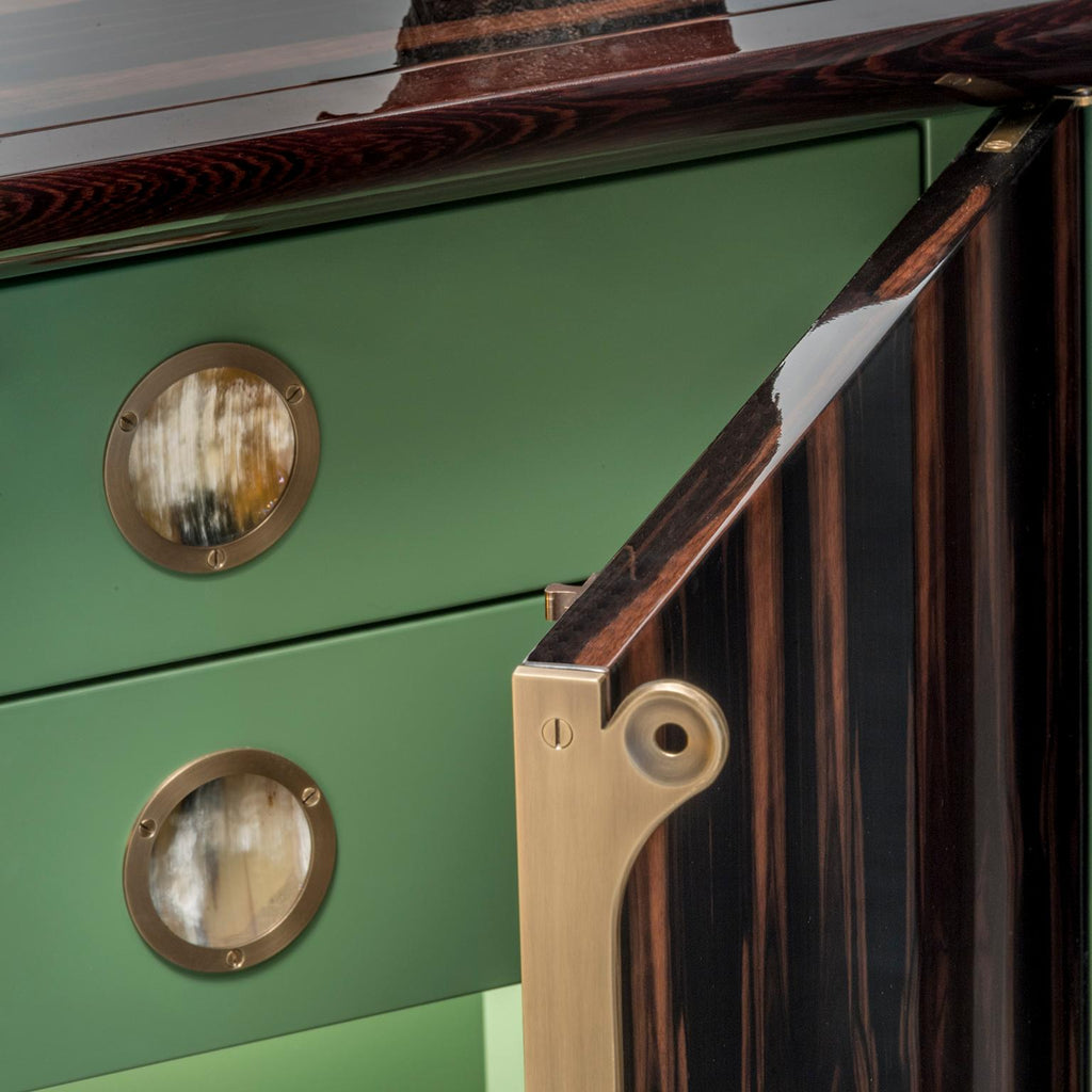 https://a.1stdibscdn.com/helios-4-door-cabinet-in-macassar-ebony-veneer-with-horn-handle-mod-7015ebl-for-sale-picture-3/f_50102/f_175259411578655116206/mod_7015EBL_detail_master.jpg