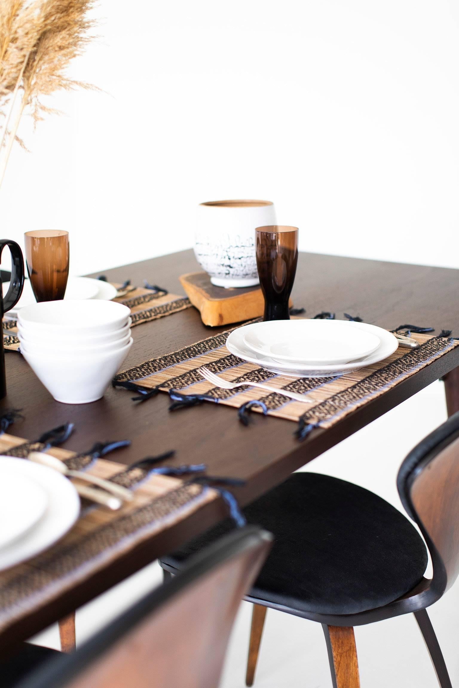 https://a.1stdibscdn.com/modern-dining-table-the-new-york-table-for-sale-picture-12/f_9720/f_111258011529434639085/modern_dining_table_012_master.jpg