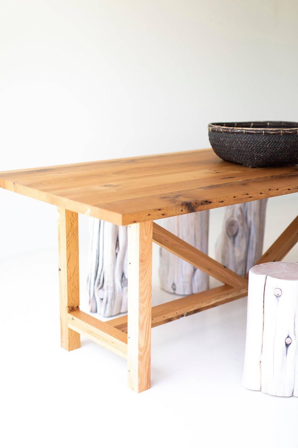 https://a.1stdibscdn.com/modern-farmhouse-dining-table-for-sale-picture-2/f_9720/1529431298392/modern_farmhouse_dining_table_02_master.jpg