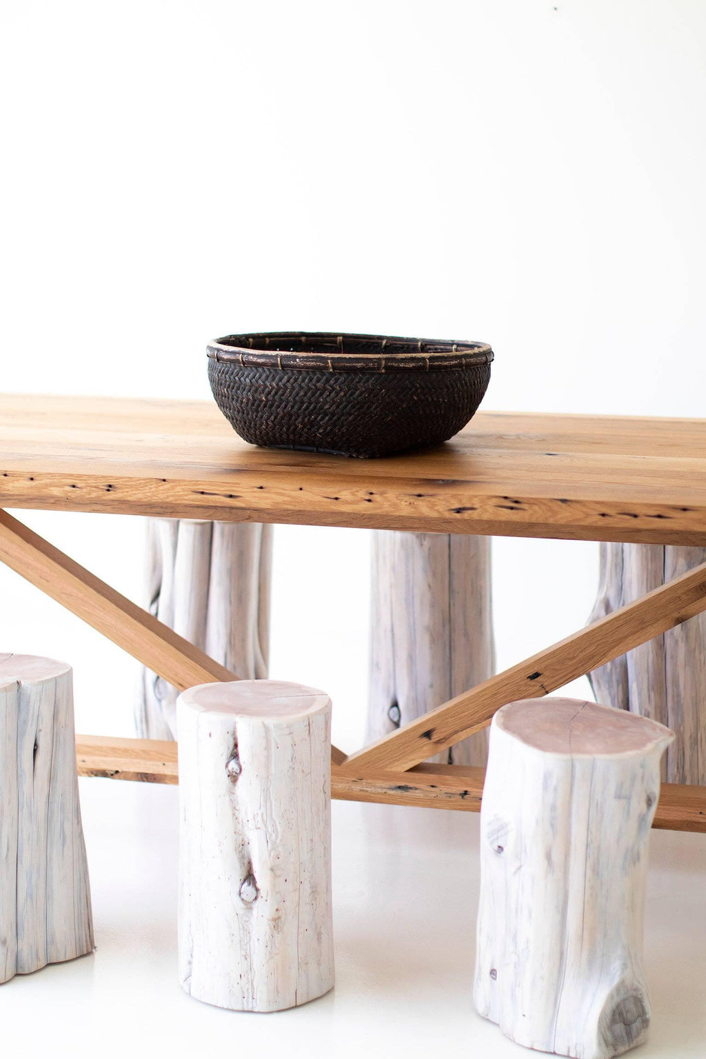 https://a.1stdibscdn.com/modern-farmhouse-dining-table-for-sale-picture-7/f_9720/1529431303130/modern_farmhouse_dining_table_07_master.jpg