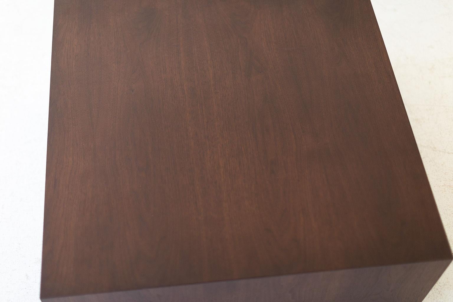 https://a.1stdibscdn.com/modern-walnut-coffee-table-for-sale-picture-8/f_9720/f_246340621627065005544/modern_walnut_coffee_table_08_master.jpg