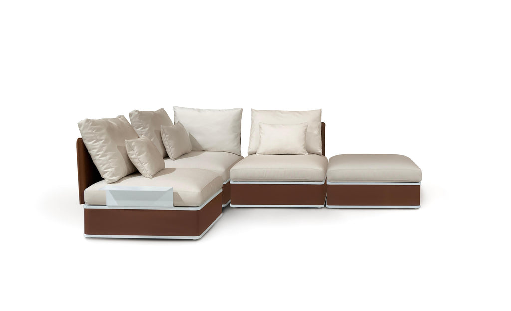 https://a.1stdibscdn.com/modular-outdoor-sofa-with-white-frame-and-navy-accents-for-sale-picture-3/f_56702/f_425067921773747788568/modular_sofa_for_outdoor_myface_3__master.jpg