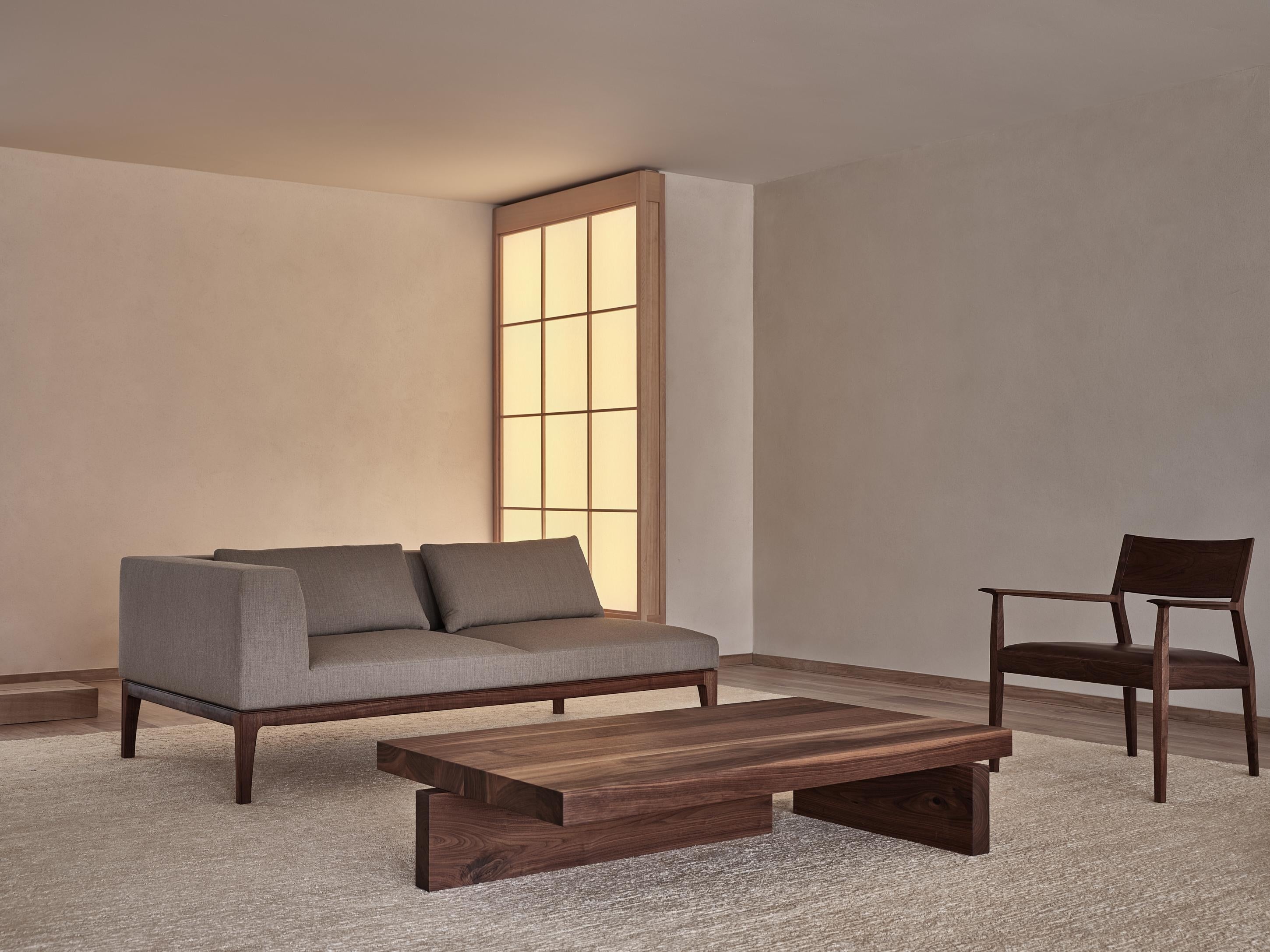 https://a.1stdibscdn.com/large-brutalist-coffee-table-in-solid-natural-light-oak-hari-by-mokko-for-sale-picture-5/f_89302/f_437818221740413351293/mokko_herengracht0148_AF_master.jpg
